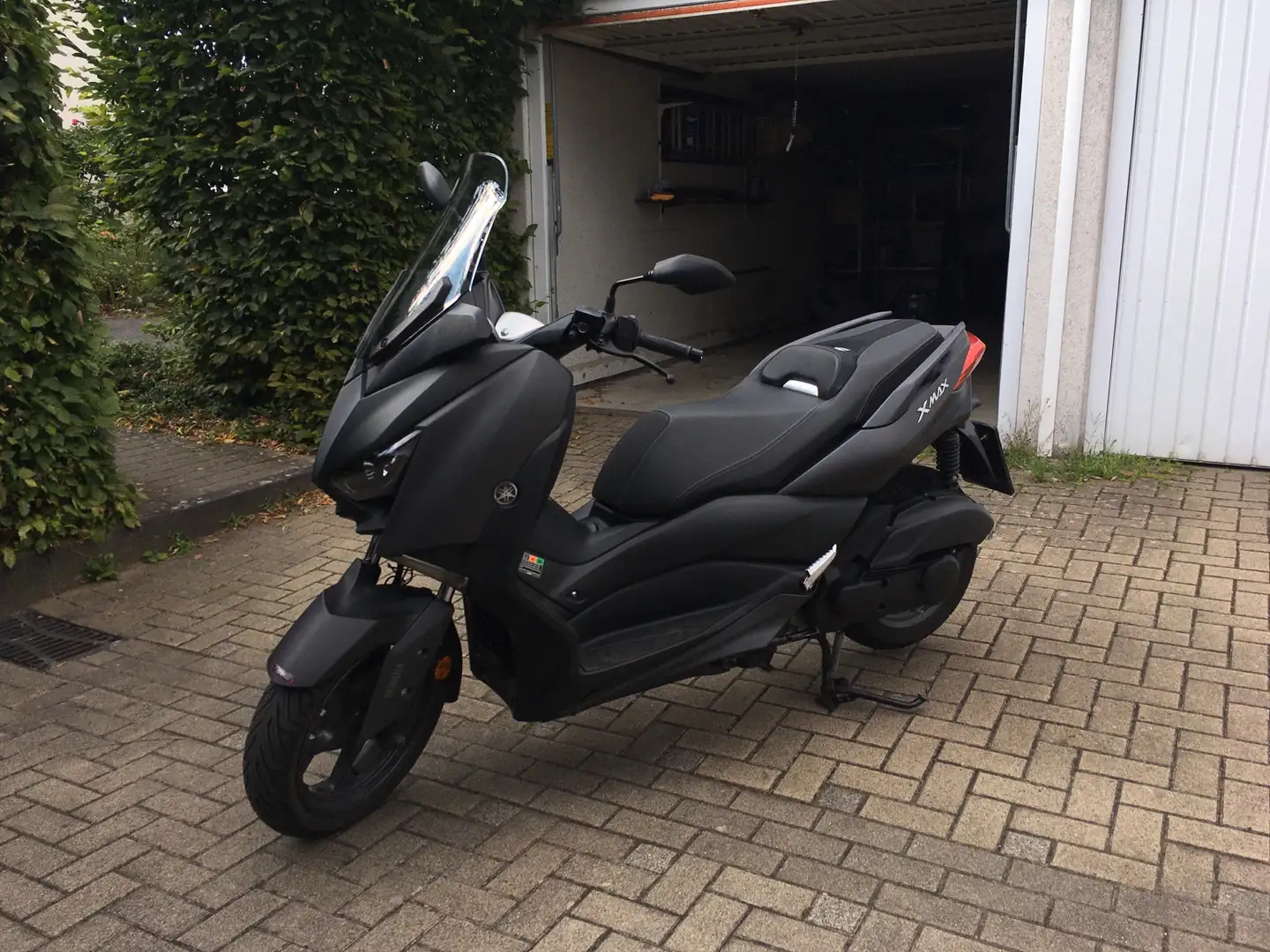 Yamaha X-Max 125 + 3 jahre Garantieverlängerung Czarny - 1