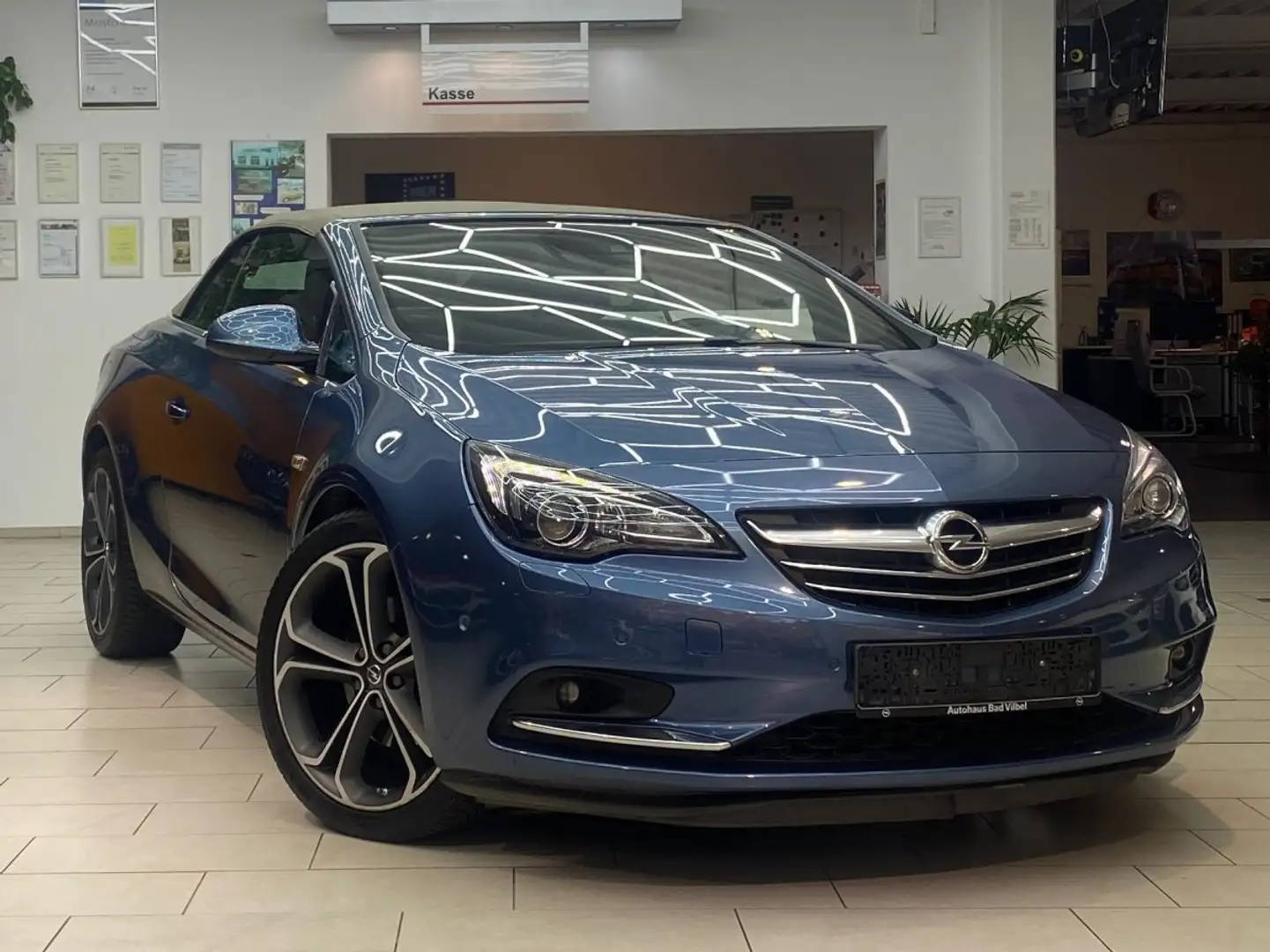 Opel Cascada 1.6 SIDI Turbo Innovation Autom. Leder Navi RueFaK Blau - 1