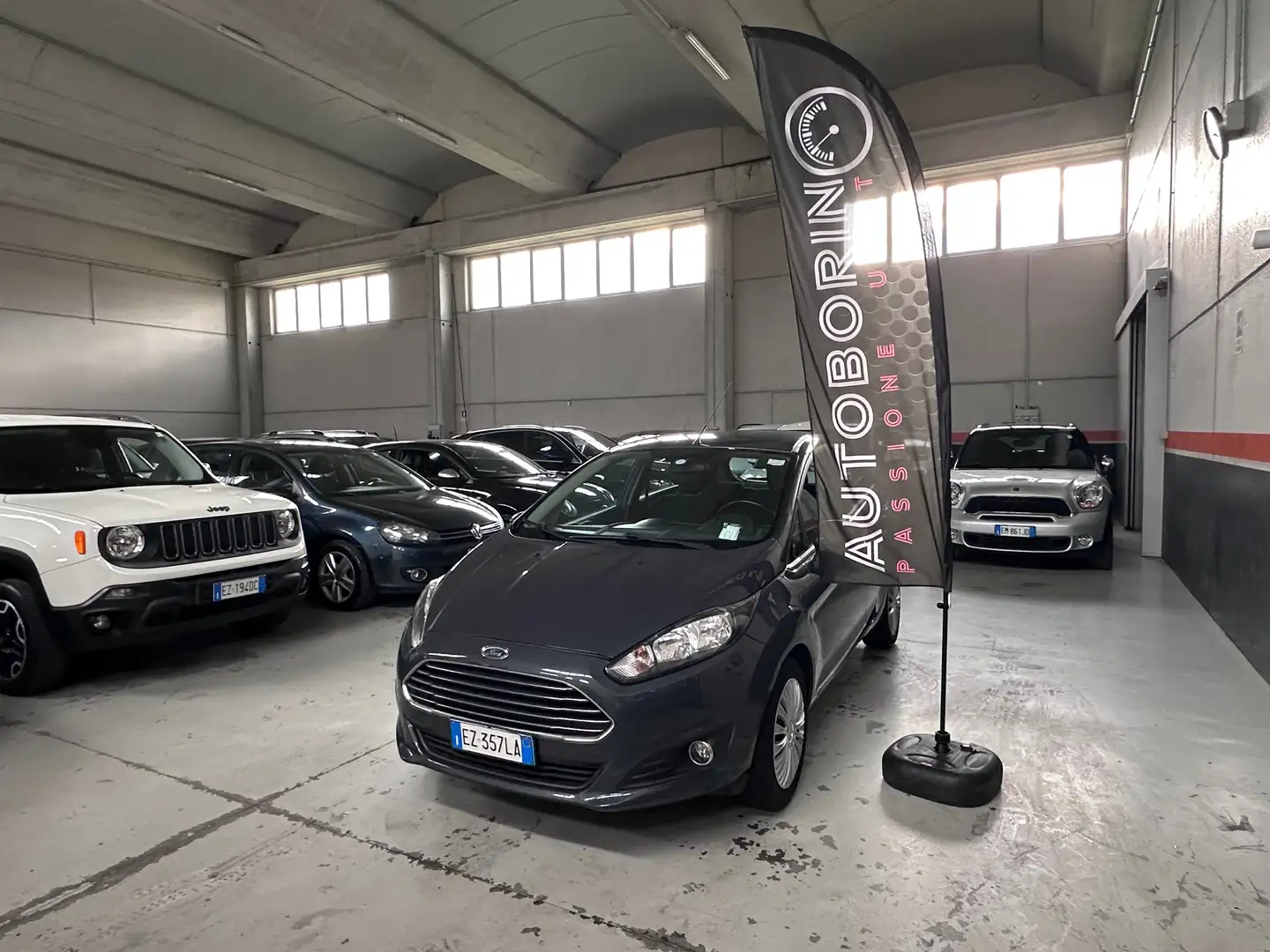 Ford Fiesta Fiesta 5p 1.4 Titanium Gpl 92cv Gris - 1