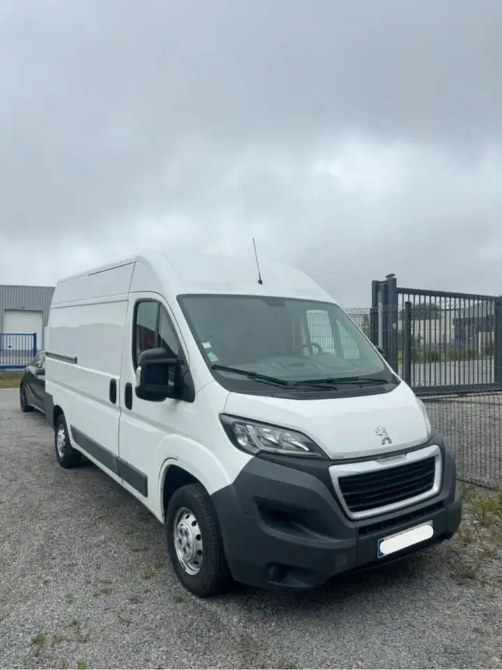 Peugeot Boxer BOXER VITRE 335 L2H2 2.2 HDI 110 CONFORT