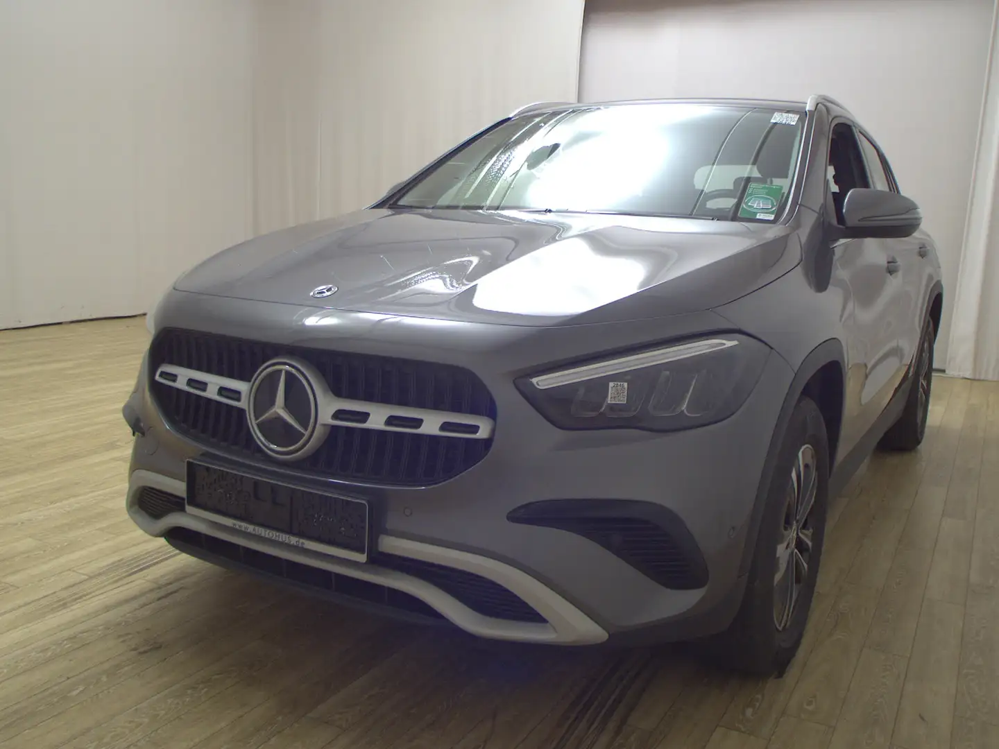 Mercedes-Benz GLA 180 d Navi LED MBUX RFK Shz Facelift Gris - 2