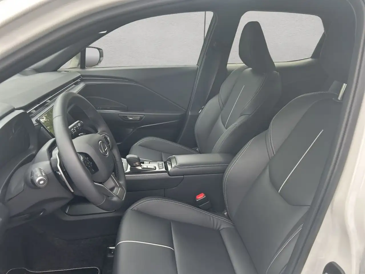Lexus LBX FWD Relax MY 26 10