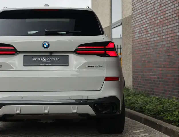 BMW X5 view 13