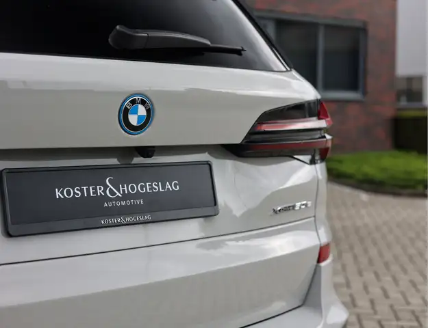 BMW X5 view 11