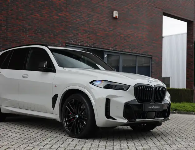 BMW X5 view 8