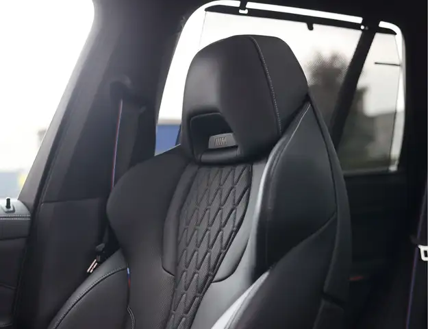 BMW X5 view 4