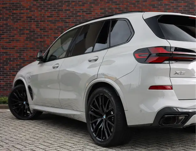 BMW X5 view 7