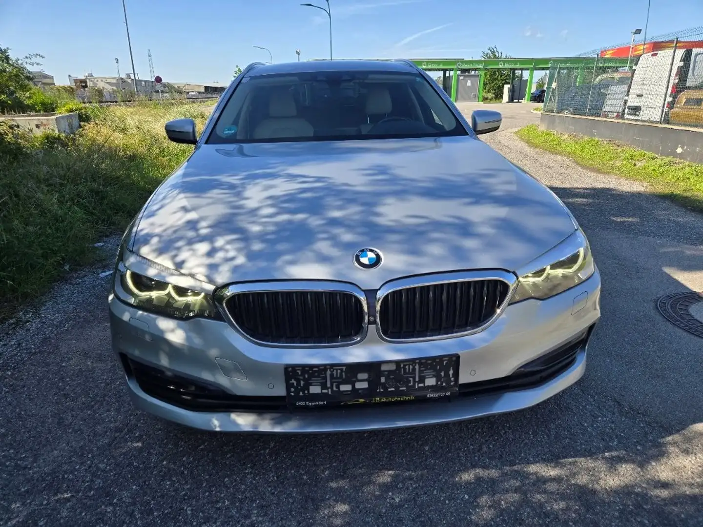 BMW 520 520d Touring Grau - 2