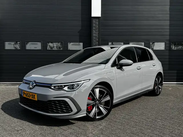 Volkswagen Golf GTE 1.4 eHybrid 245PK | ACC | Camera | Keyless | Sfeer