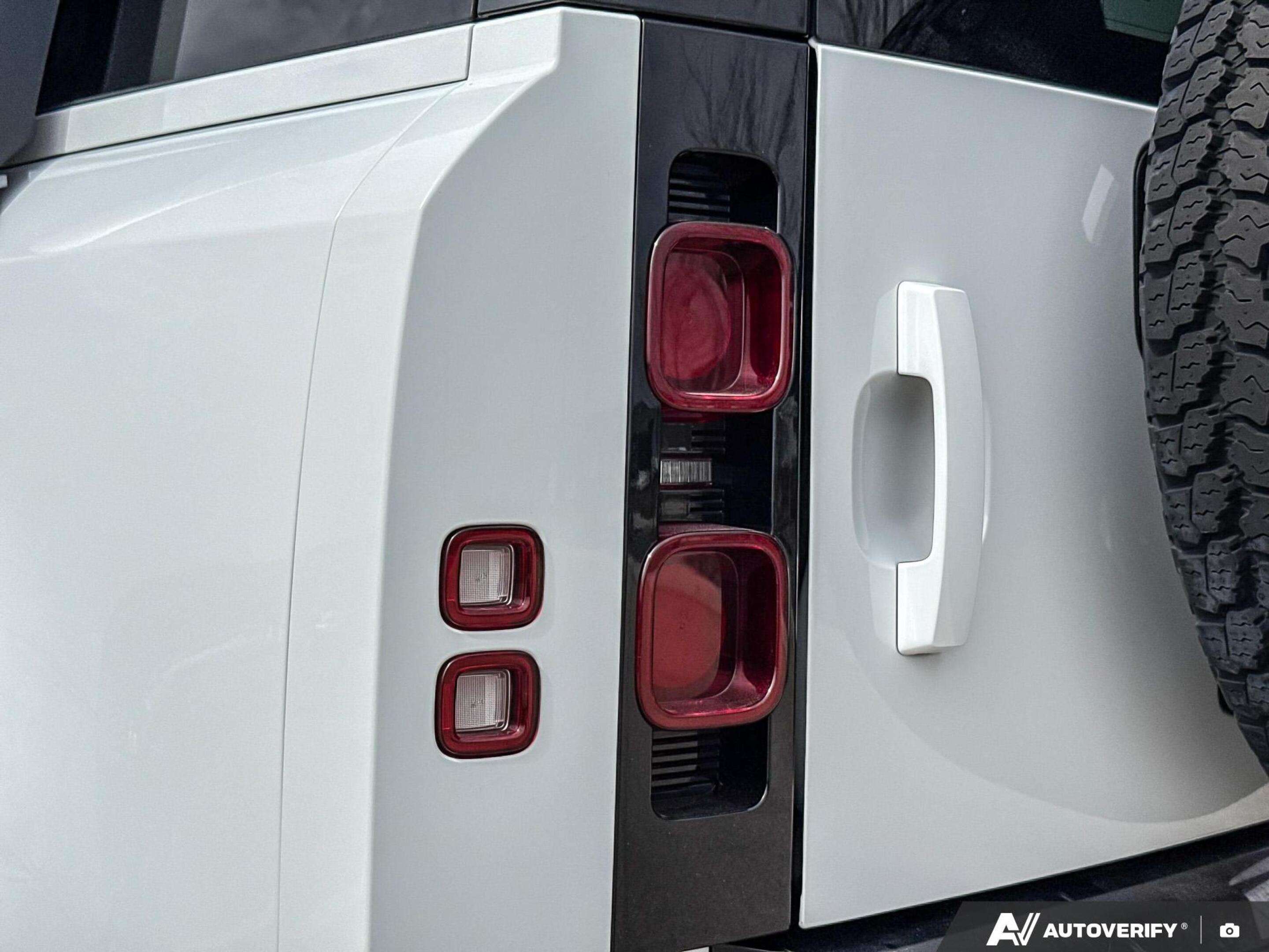 2023 Land Rover Defender 90 Rare Trophy Edition | Local thumb 12