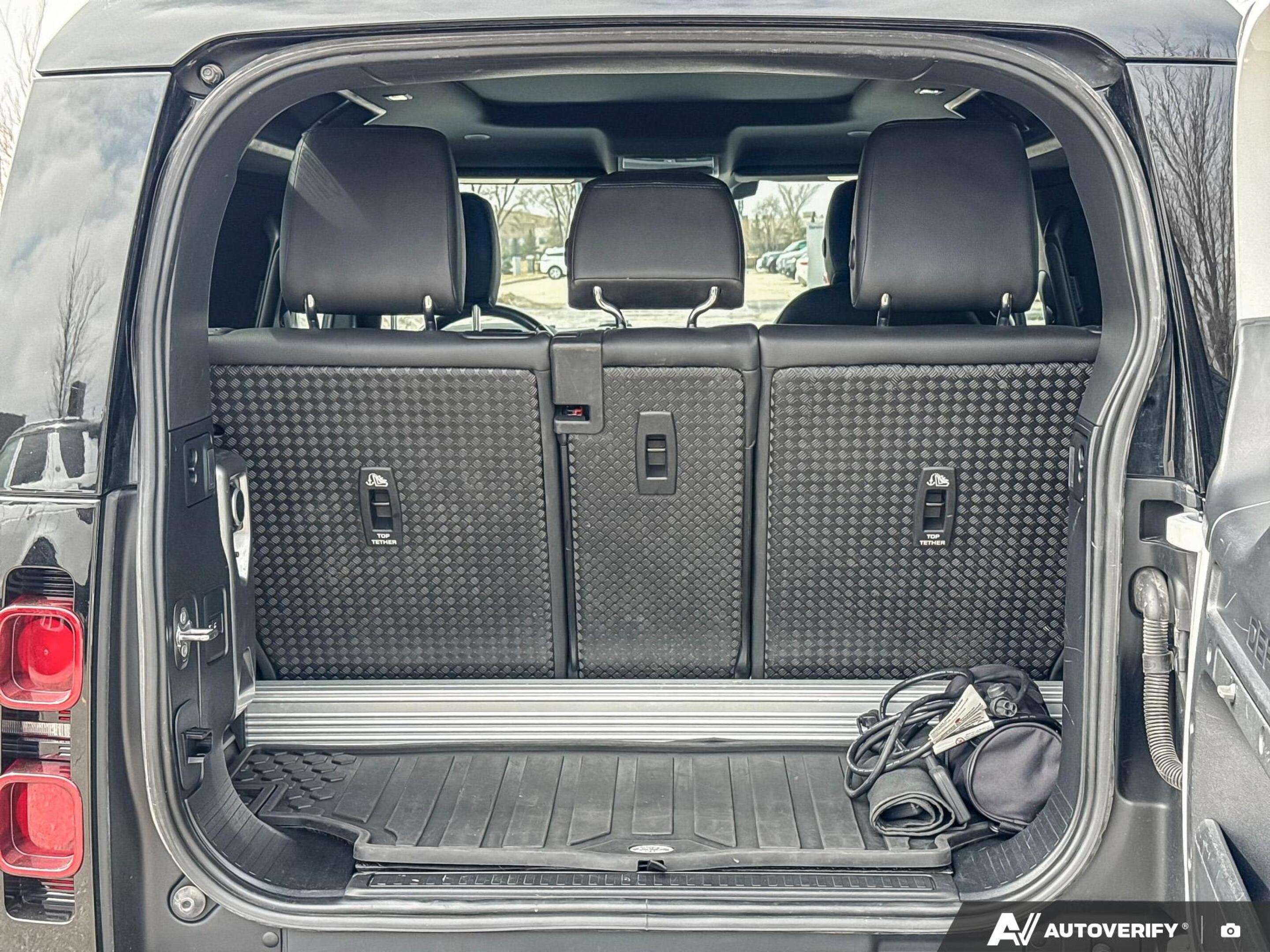 2023 Land Rover Defender 90 Rare Trophy Edition | Local thumb 13