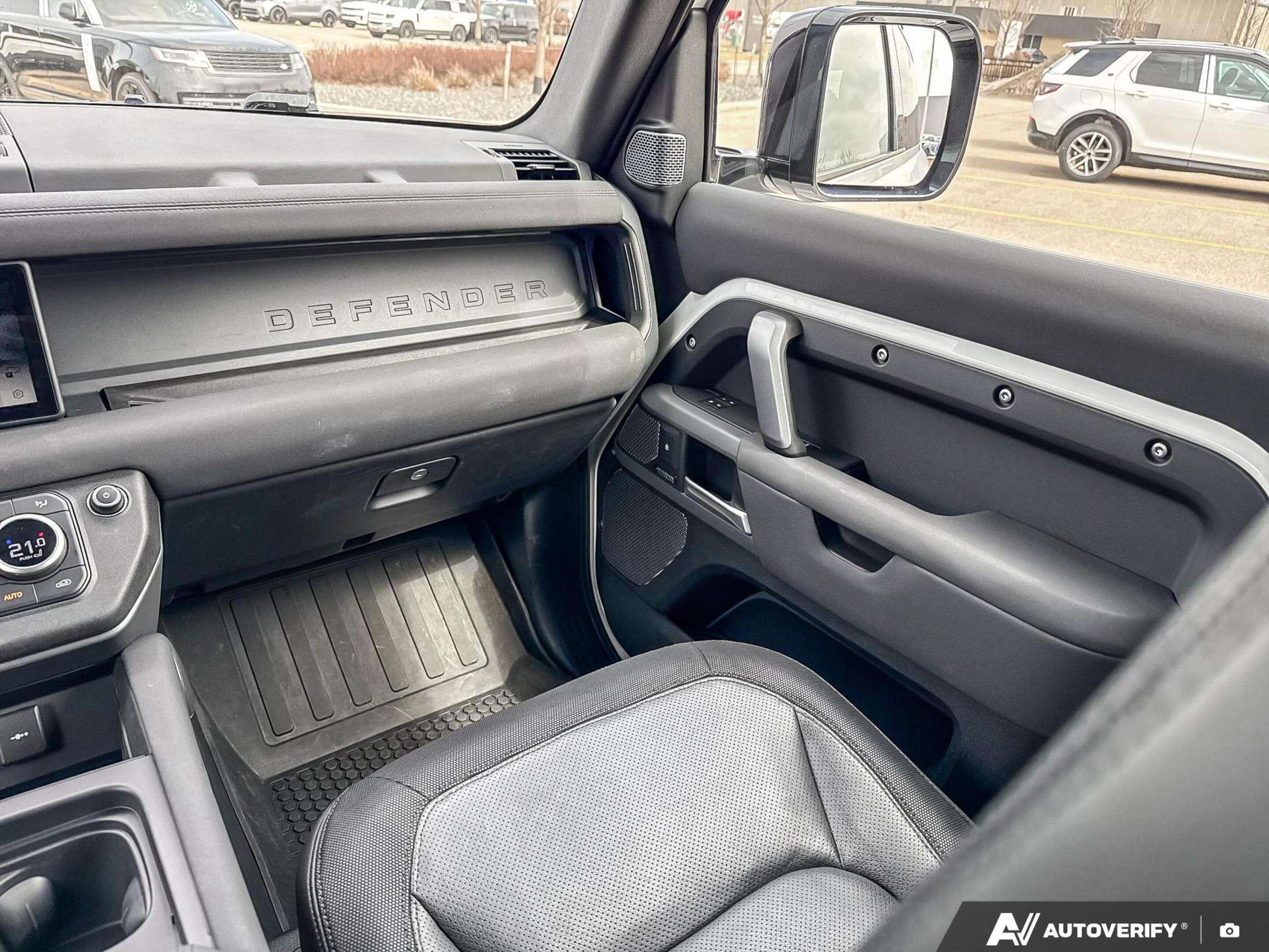 2023 Land Rover Defender 90 Rare Trophy Edition | Local thumb 26