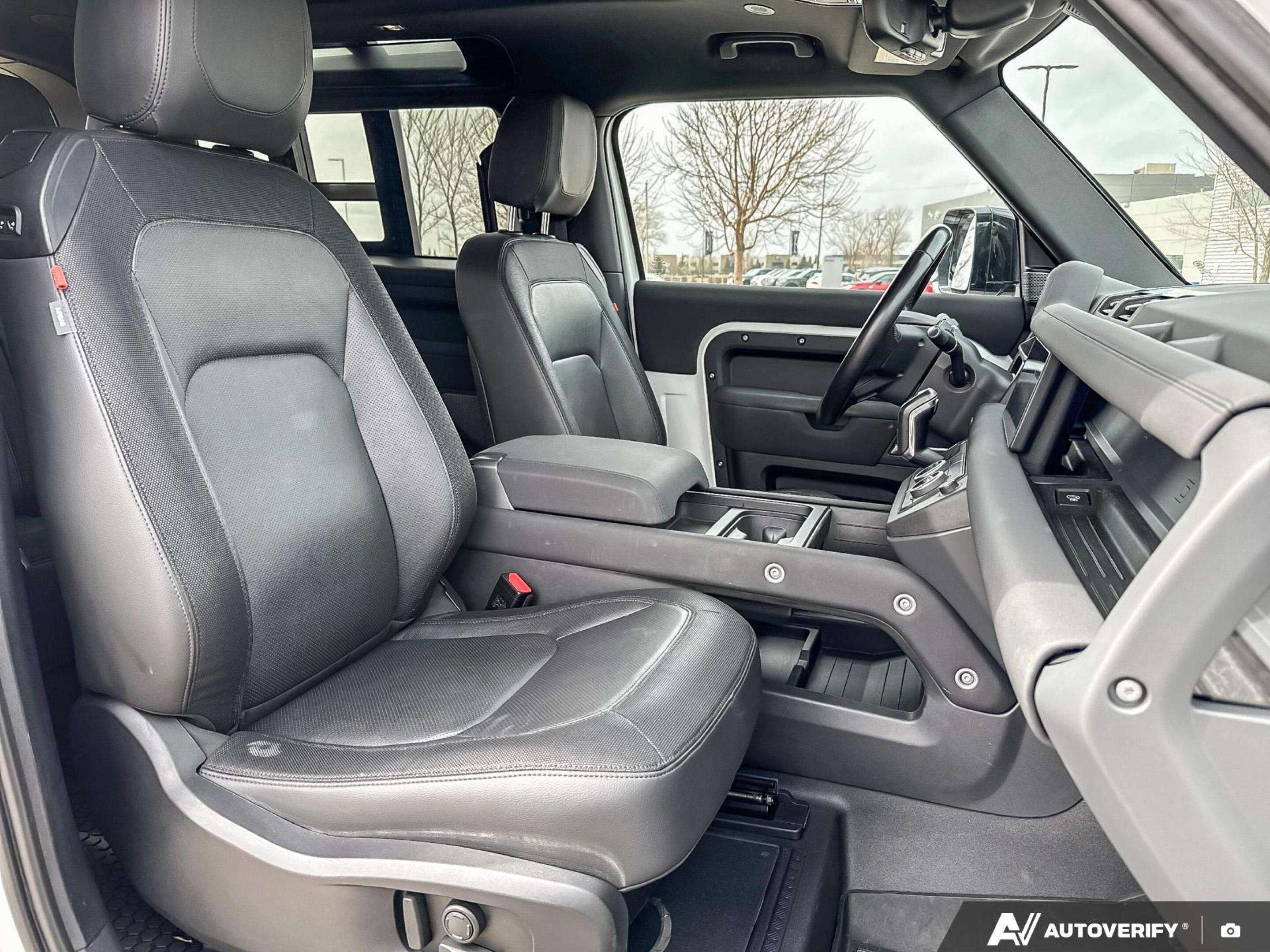 2023 Land Rover Defender 90 Rare Trophy Edition | Local thumb 23