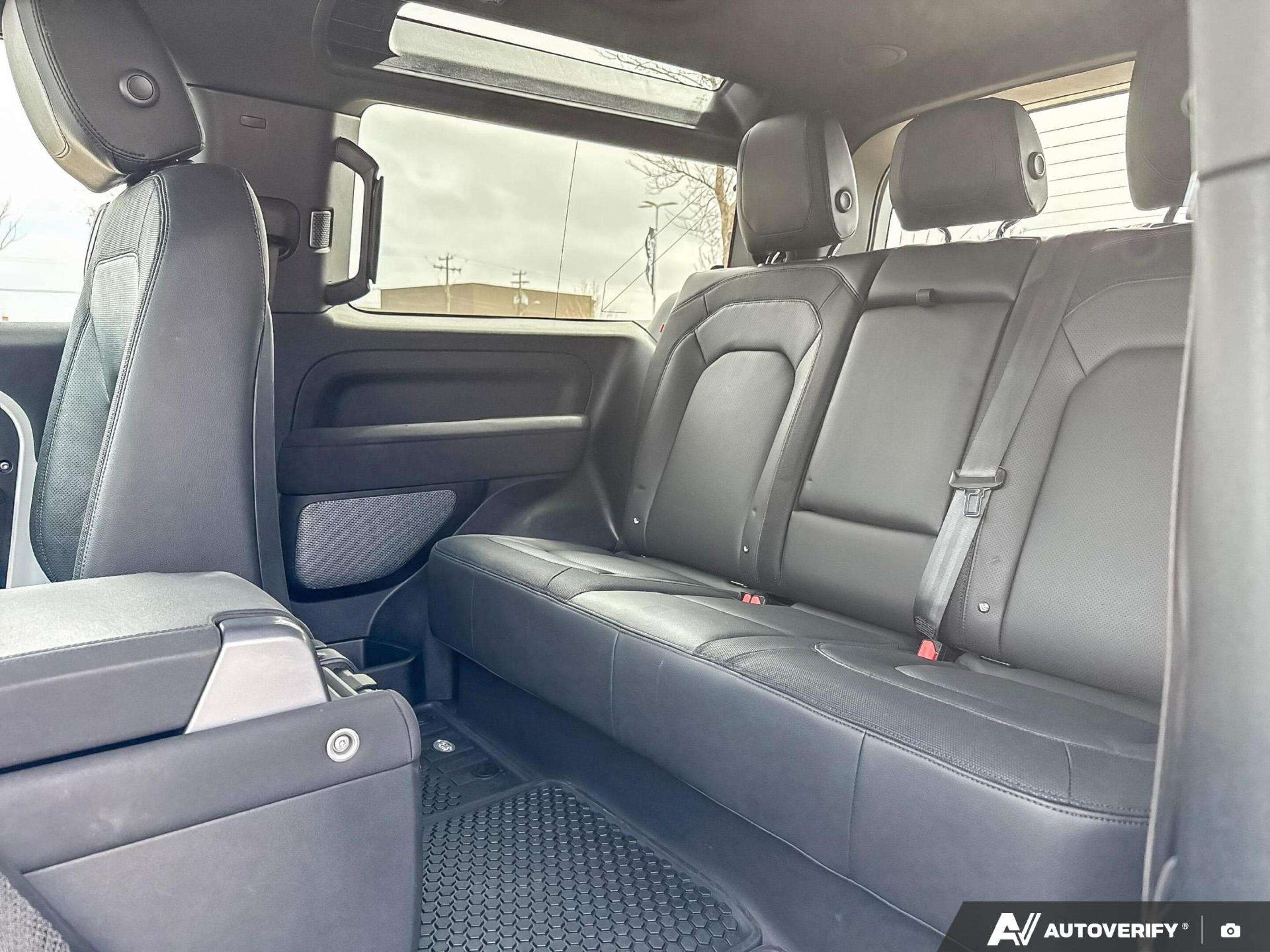 2023 Land Rover Defender 90 Rare Trophy Edition | Local thumb 24