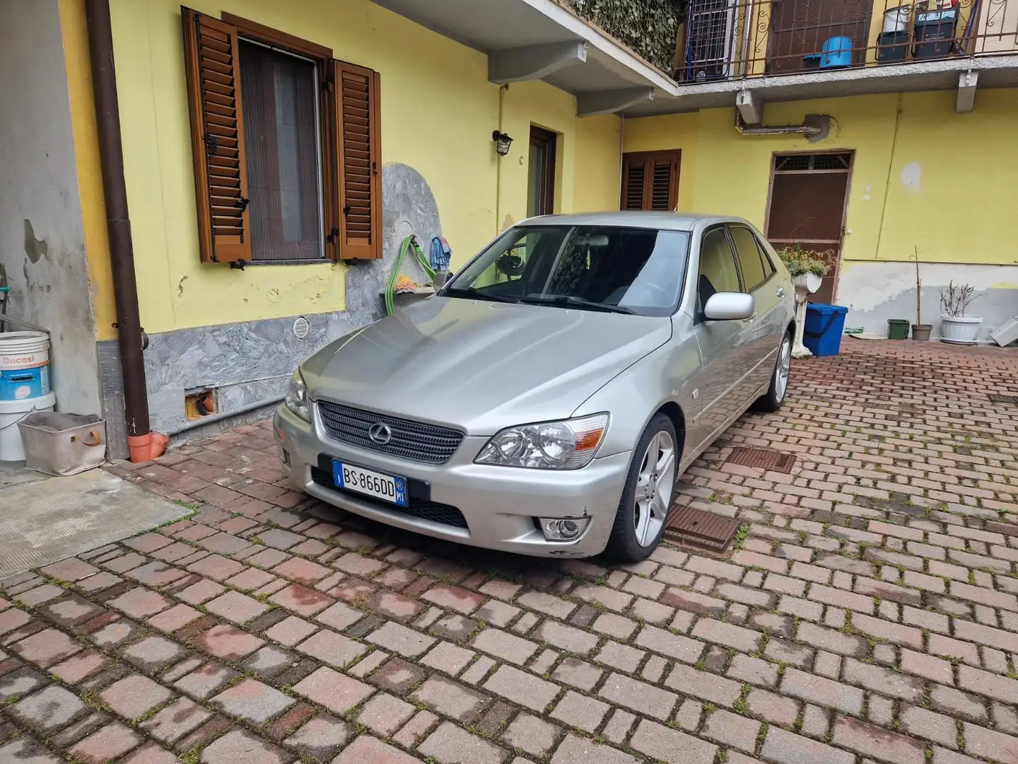 Lexus IS 200 Silber - 1