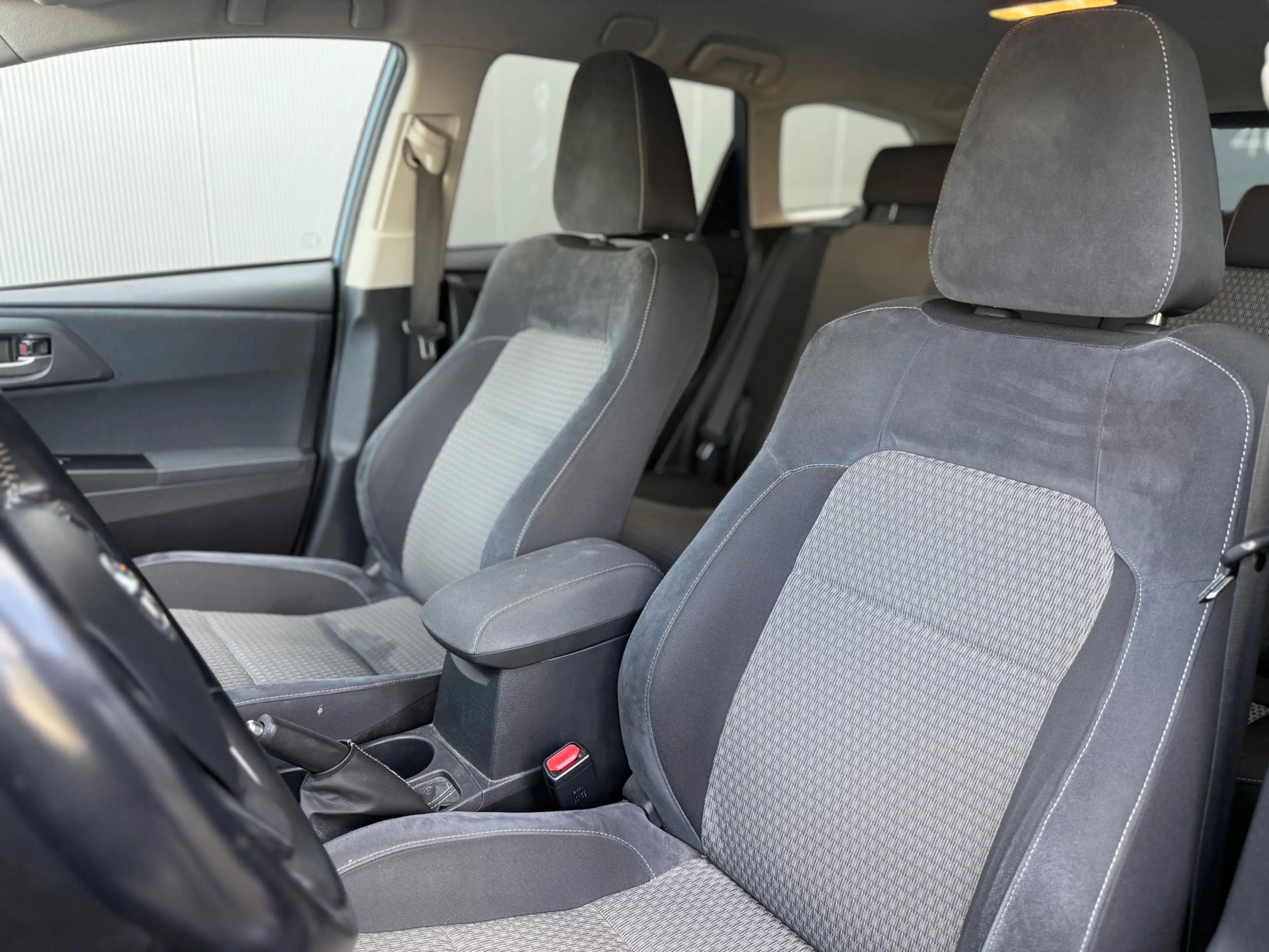 Toyota Auris Touring Sports 1.8 Hybrid | Automaat | Keyless | D — photo 36