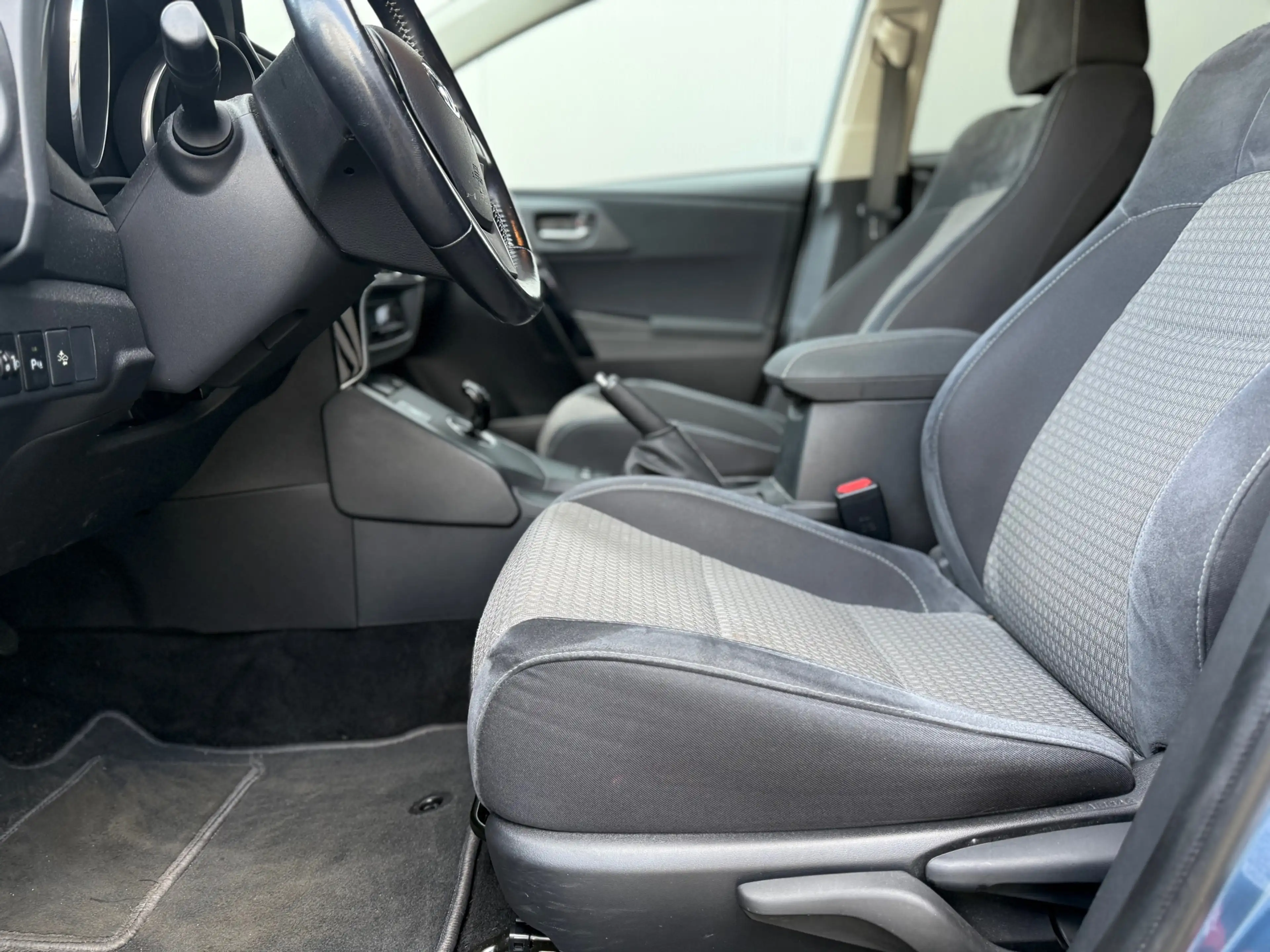 Toyota Auris Touring Sports 1.8 Hybrid | Automaat | Keyless | D — photo 35