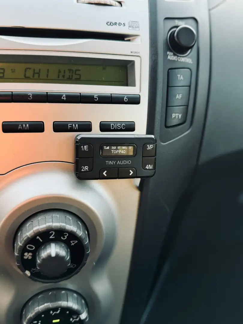 Toyota Yaris Yaris 65 VVT-i Linéa Techno Gris - 1