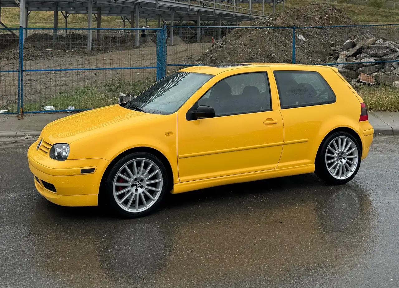 Volkswagen Golf GTI снимка Volkswagen Golf GTI