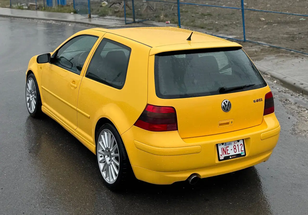 Volkswagen Golf GTI снимка Volkswagen Golf GTI