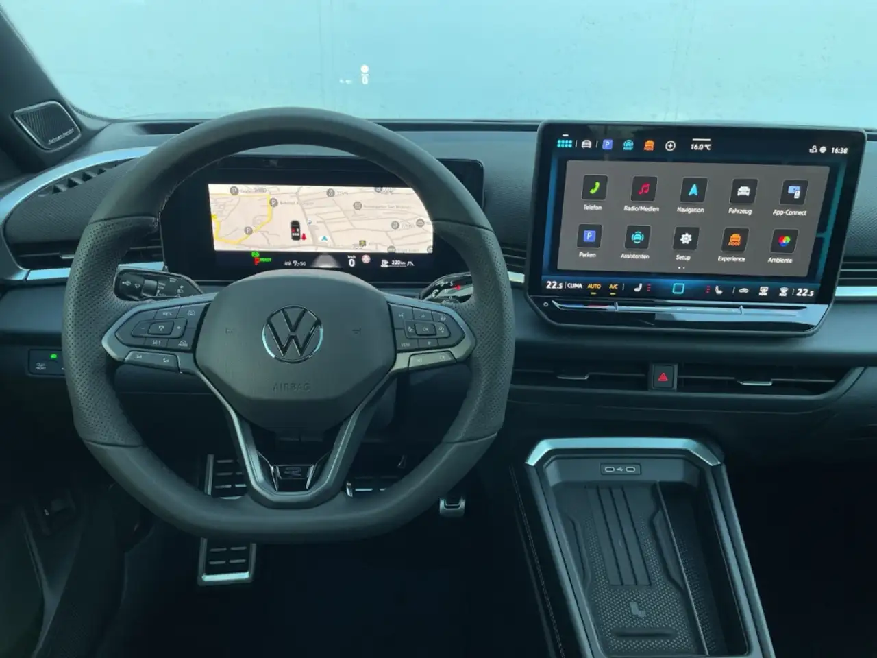 Volkswagen T-Roc R-Line 1.5 eTSI IQ.LIGHT/HUD/AHK/Pano/H&K 360°Kame 12