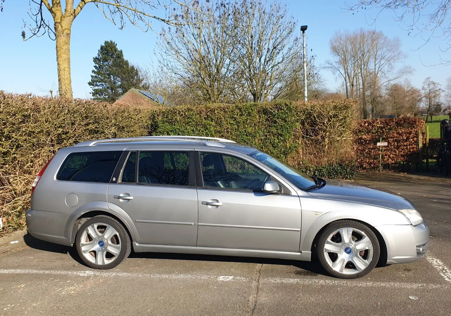 Ford Mondeo 2.0 Turnier TDCi Ghia Szary - 1