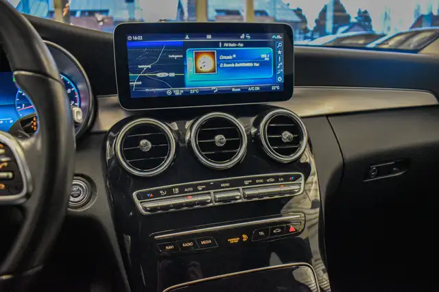 Mercedes-Benz C Class view 13