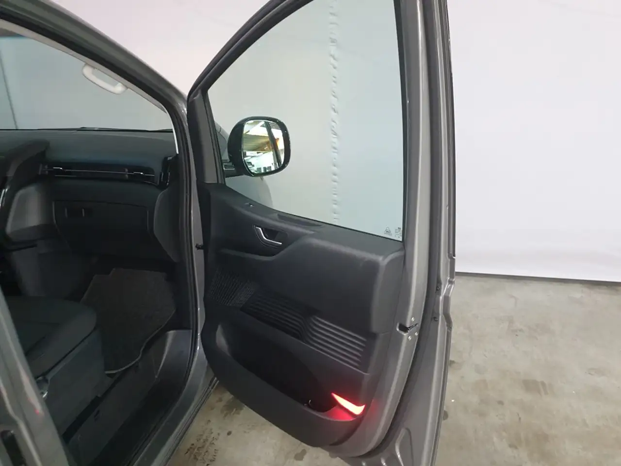 Hyundai STARIA 2.2 CRDi Feel 9S A8 9
