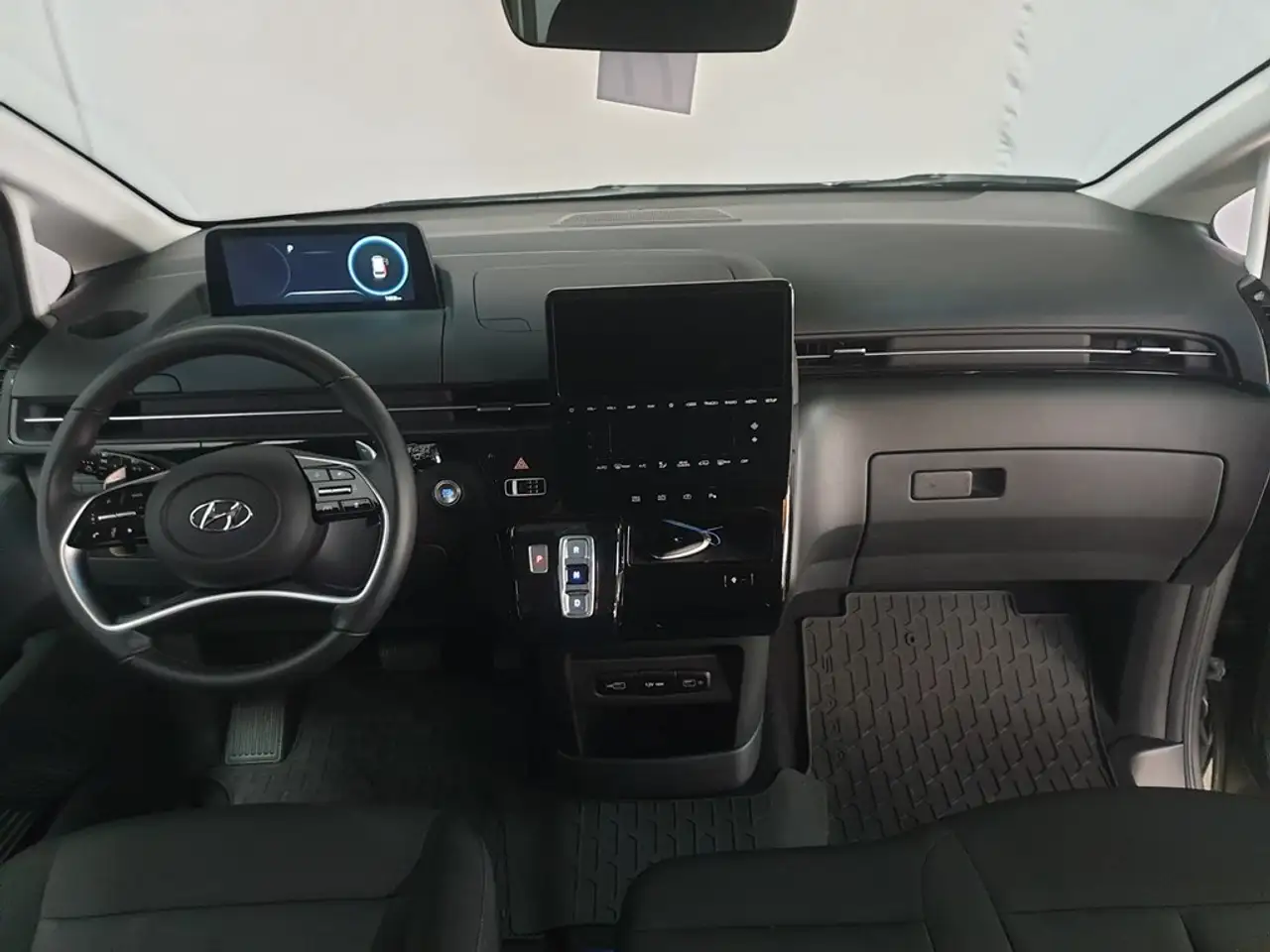 Hyundai STARIA 2.2 CRDi Feel 9S A8 13