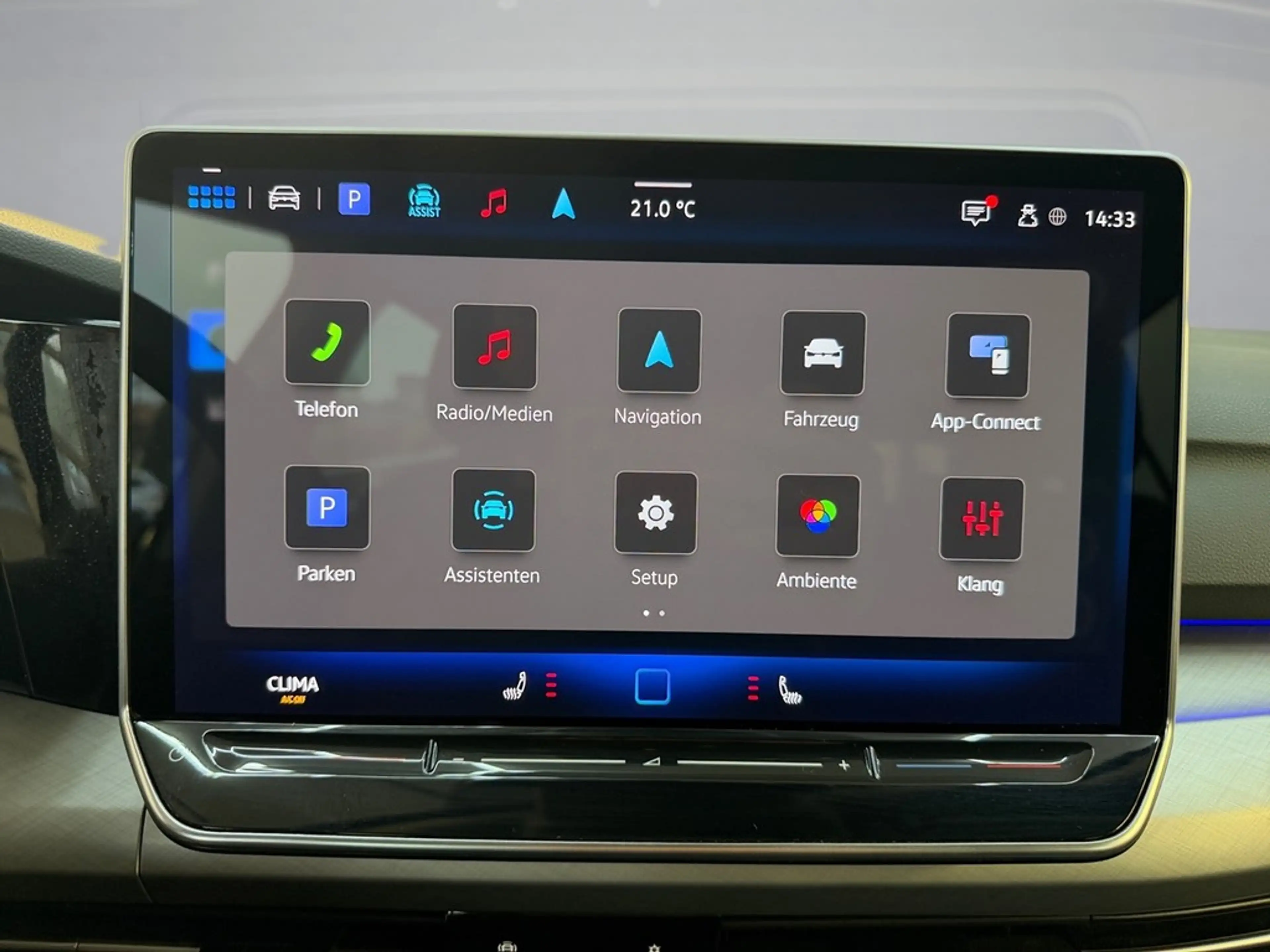 Volkswagen Golf Variant Life 1,5 l eTSI DSG — photo 9
