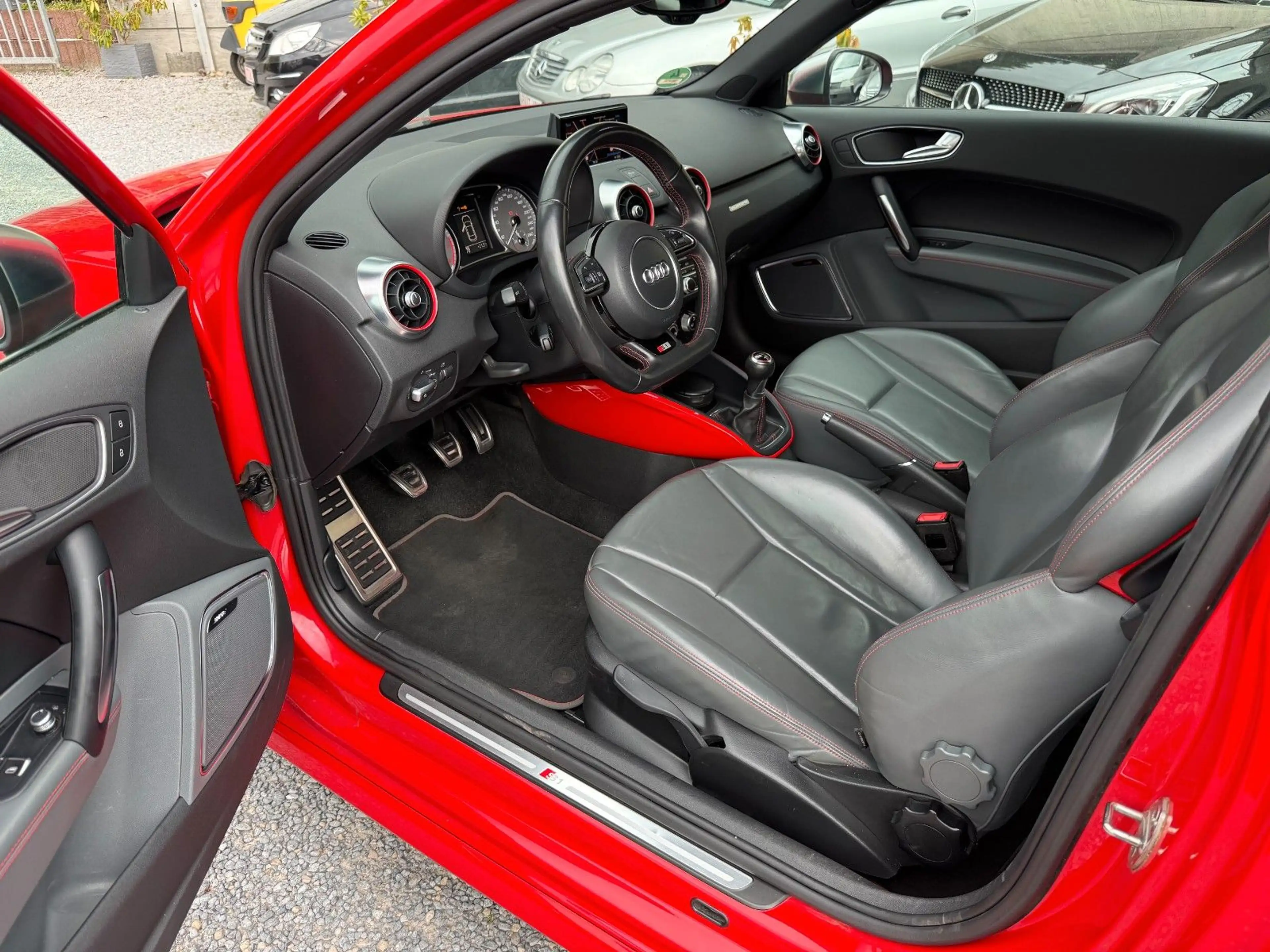 Audi S1 quattro scheckheft/Schalensitze/Keyless/Navi — photo 9