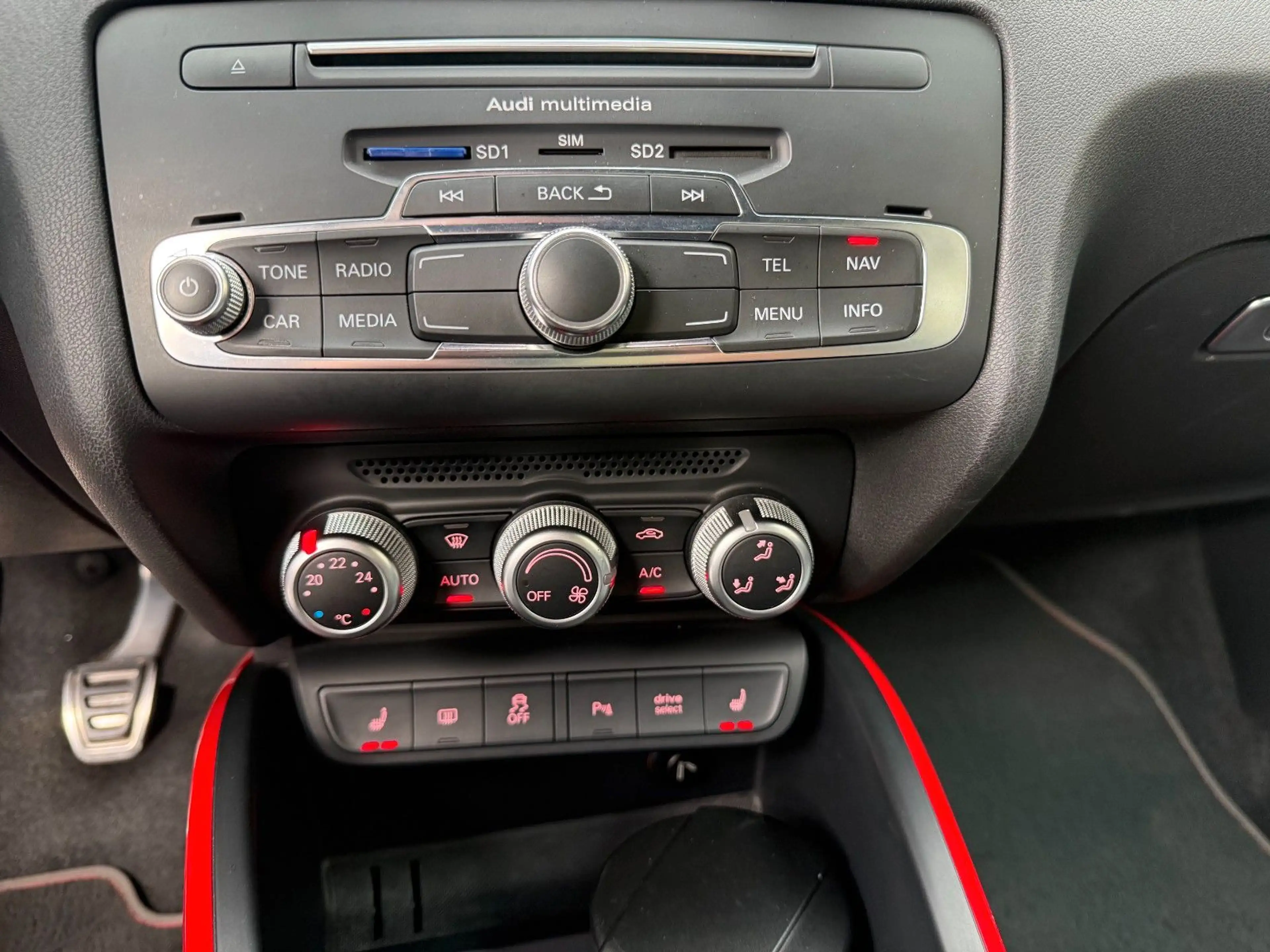 Audi S1 quattro scheckheft/Schalensitze/Keyless/Navi — photo 12