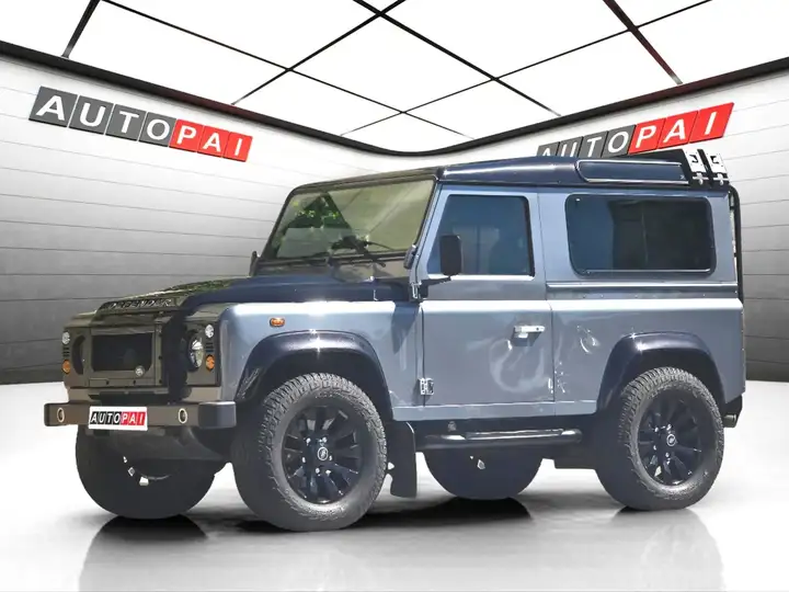 Land Rover Defender 90 SW SE 2015