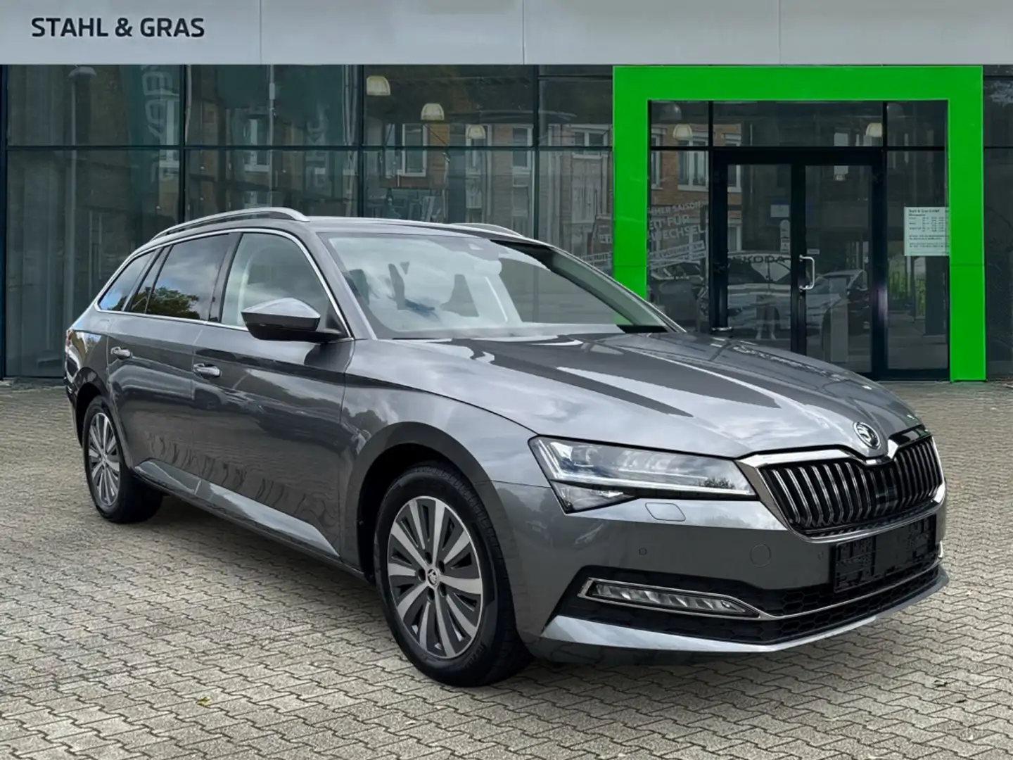 Skoda Superb Combi Style 2.0 TDI DSG Digitales Cockpit Memory S Grau - 1