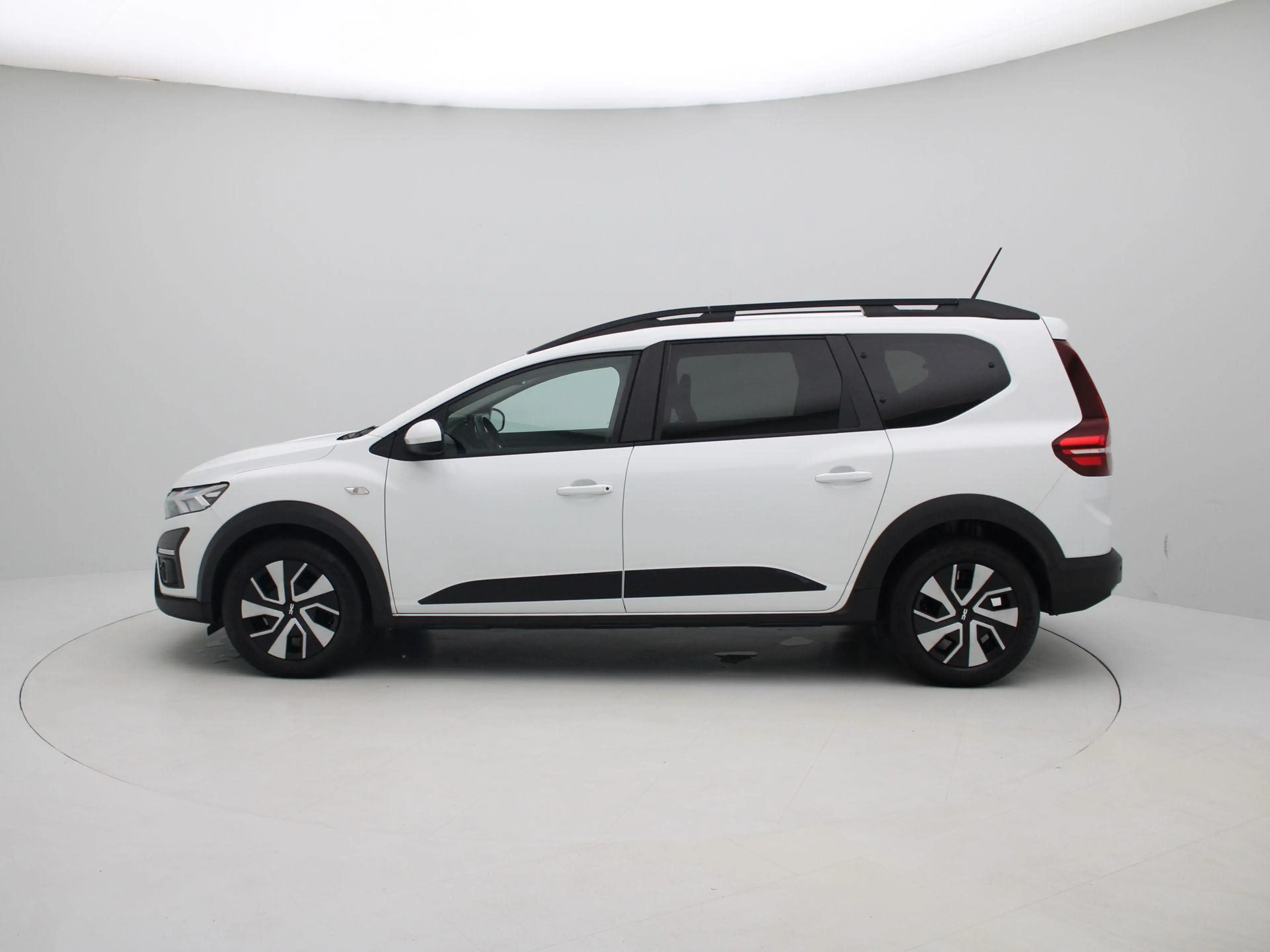 Dacia Jogger 1.0 TCe Bi-Fuel Comfort 7p. — photo 4