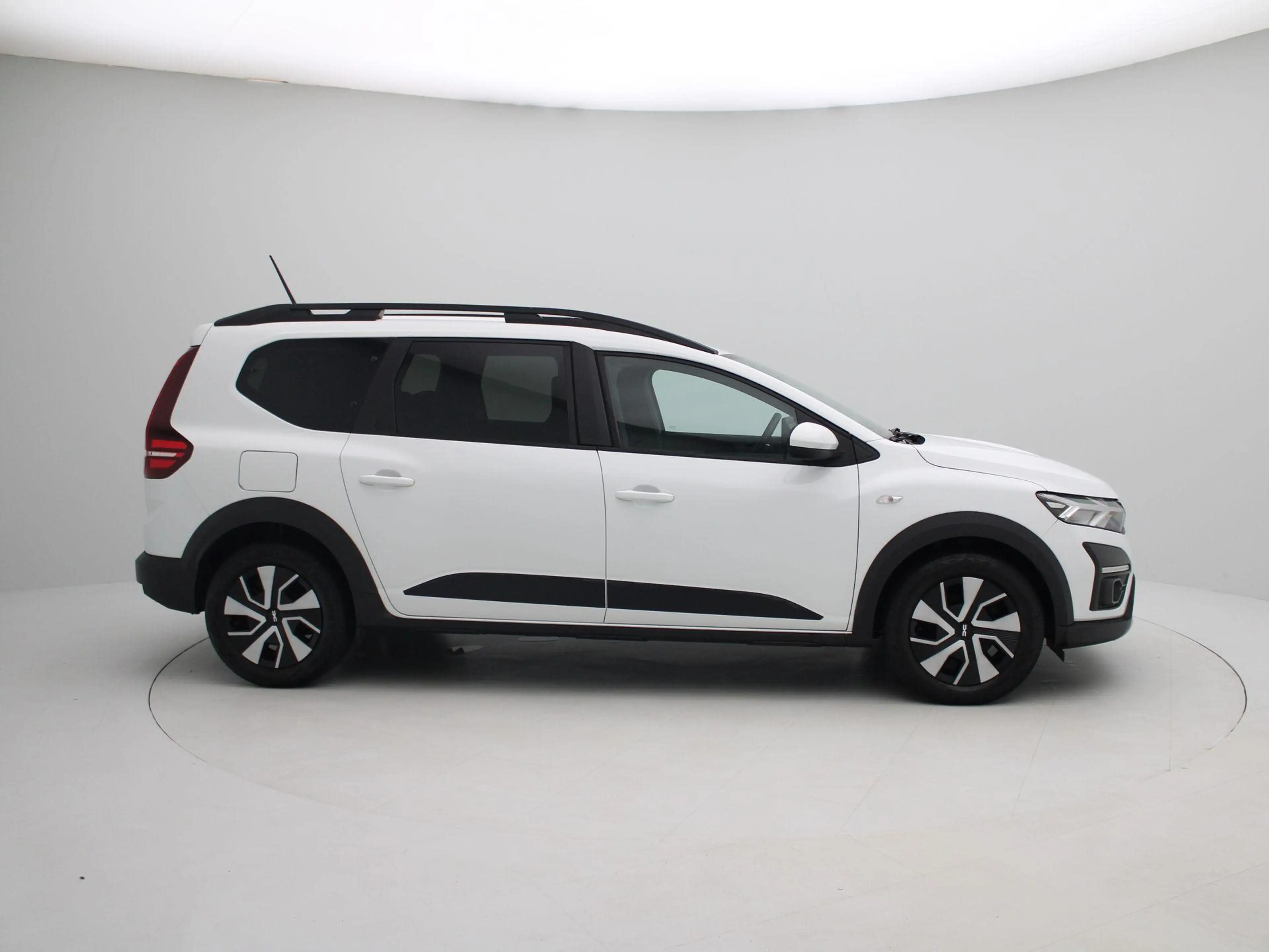Dacia Jogger 1.0 TCe Bi-Fuel Comfort 7p. — photo 6