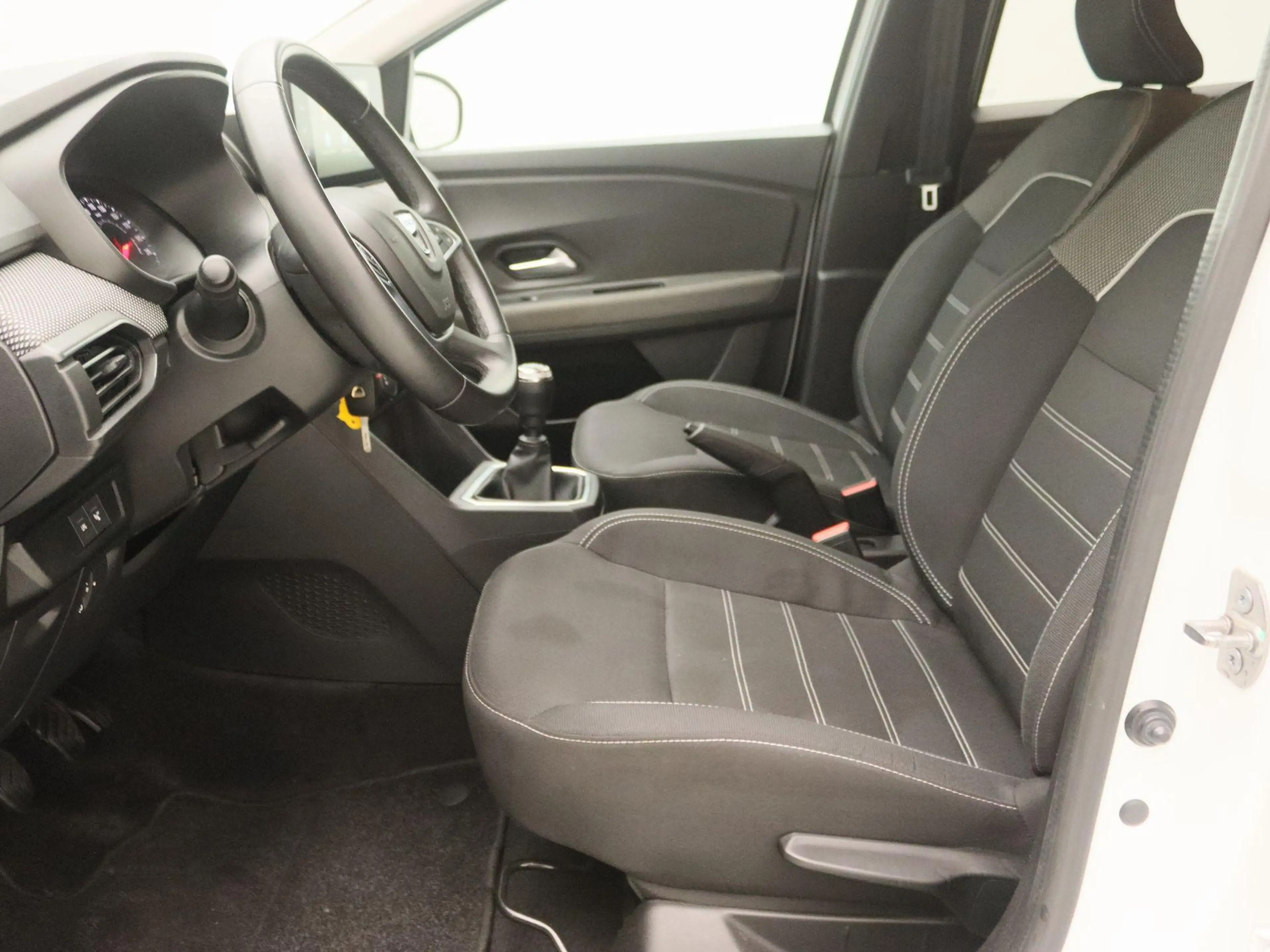 Dacia Jogger 1.0 TCe Bi-Fuel Comfort 7p. — photo 12