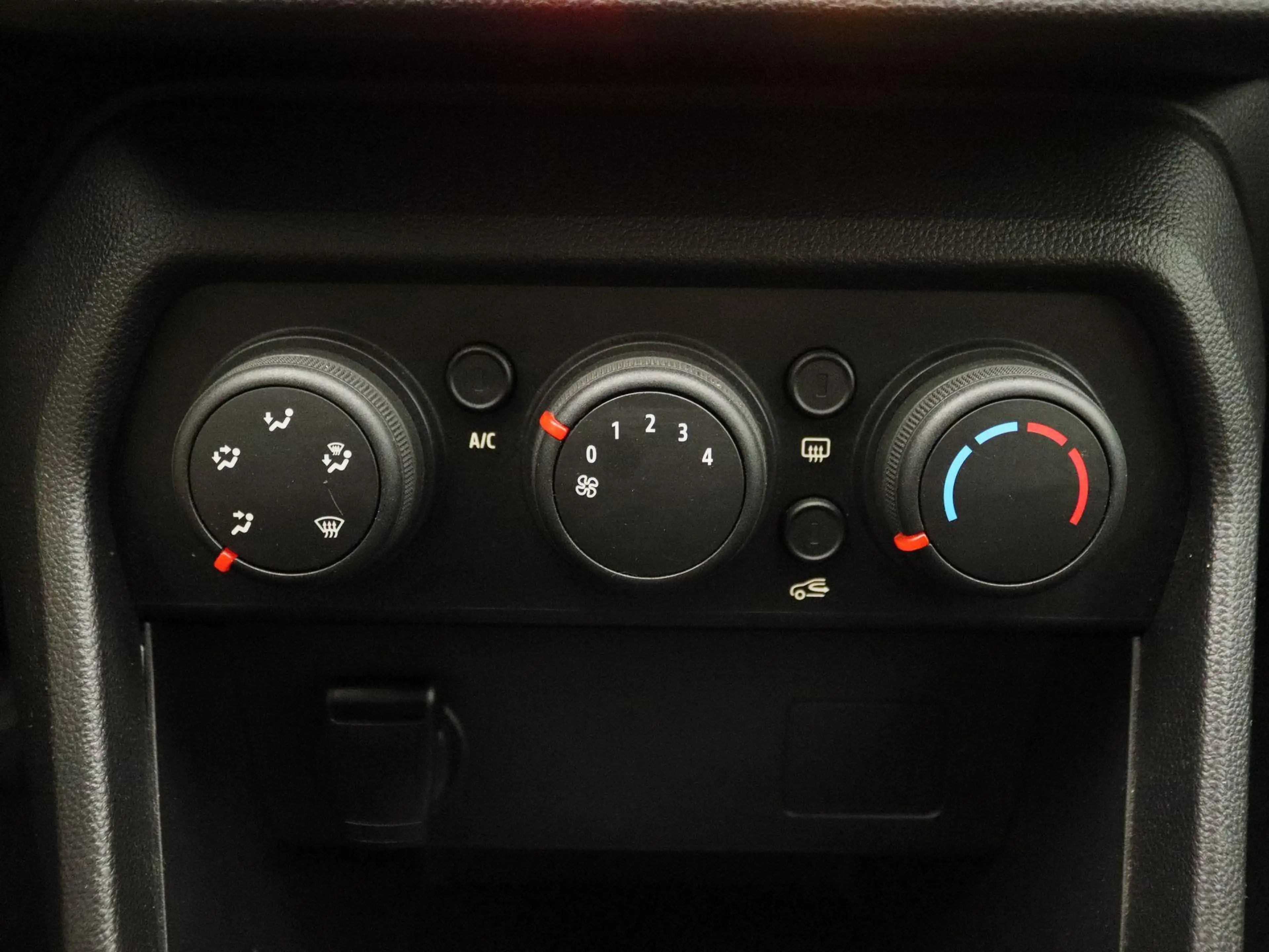 Dacia Jogger 1.0 TCe Bi-Fuel Comfort 7p. — photo 10