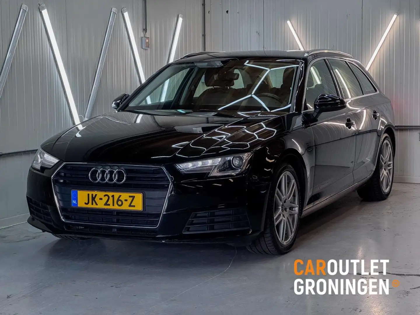 Audi A4 Avant 2.0 TDI ultra Pro Line | AIRCO | NAP | CRUIS Zwart - 1