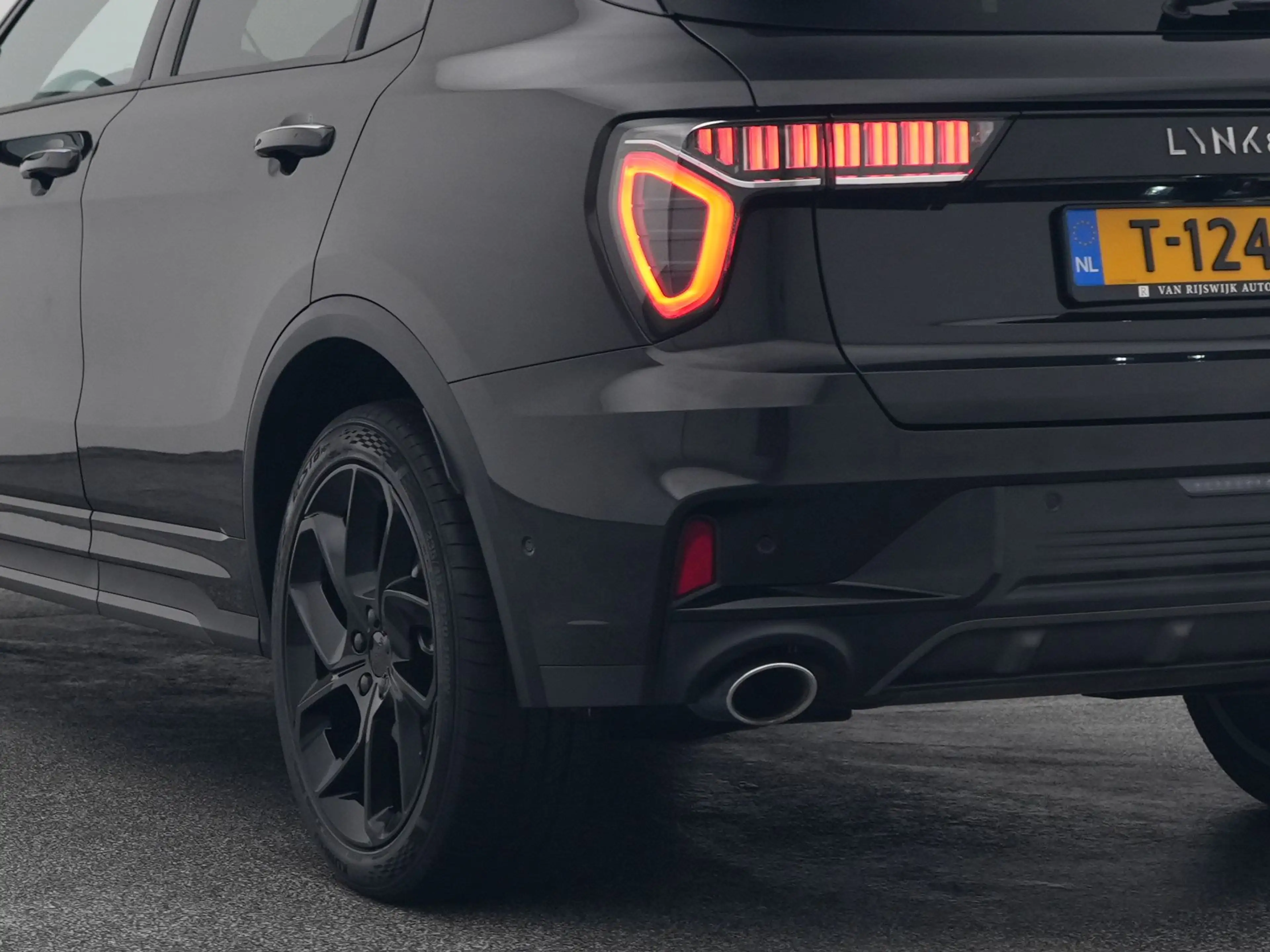 Lynk & Co 01 1.5 Plug-in Hybrid | 360° | BLACK | ZWARTE HEMEL | — photo 18