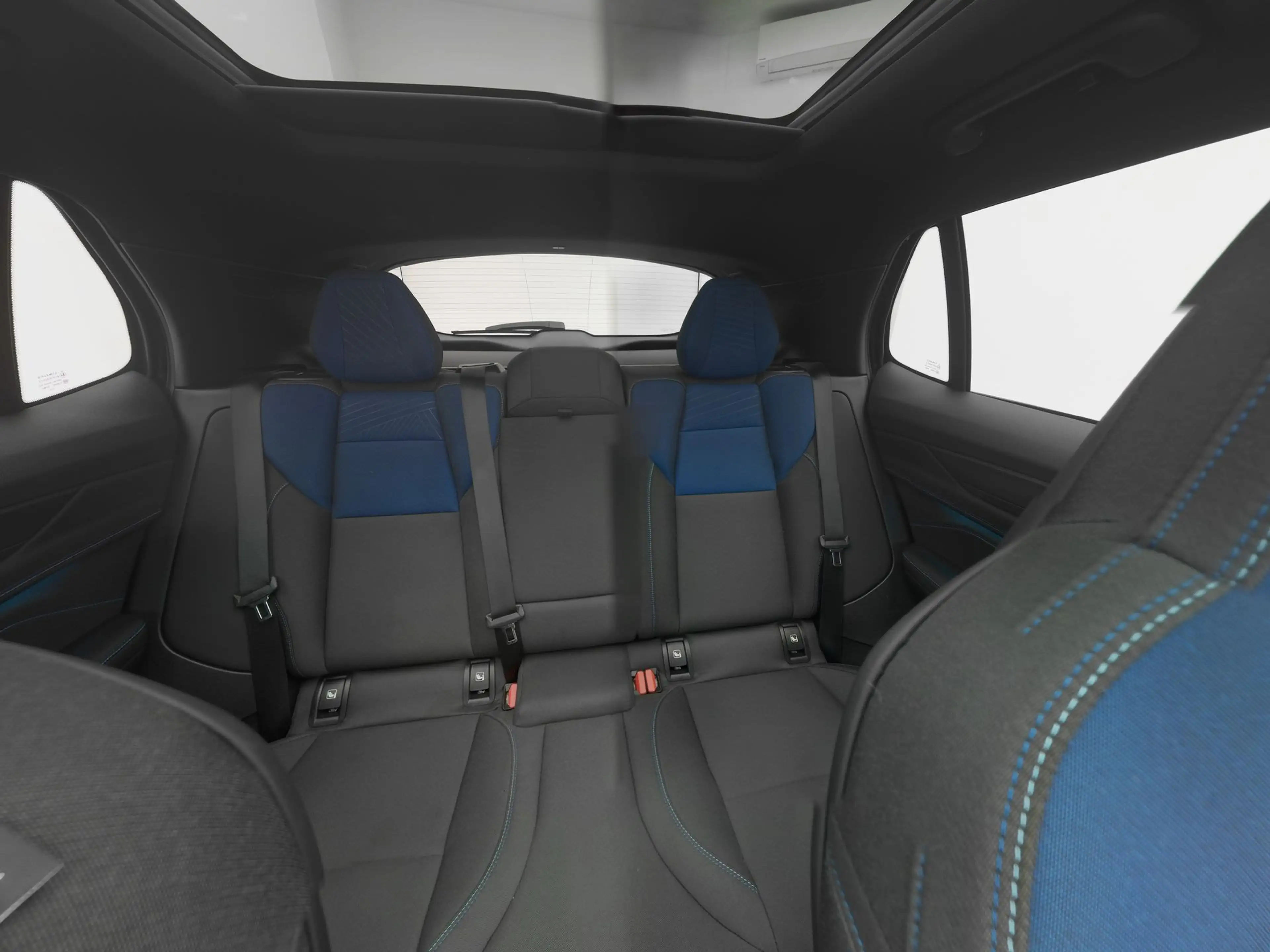 Lynk & Co 01 1.5 Plug-in Hybrid | 360° | BLACK | ZWARTE HEMEL | — photo 4