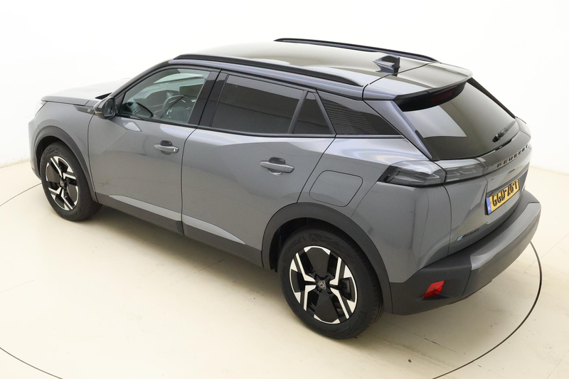 Peugeot e-2008 EV GT 54 kWh | Achteruitrijcamera | Dakrails | Cru — photo 4