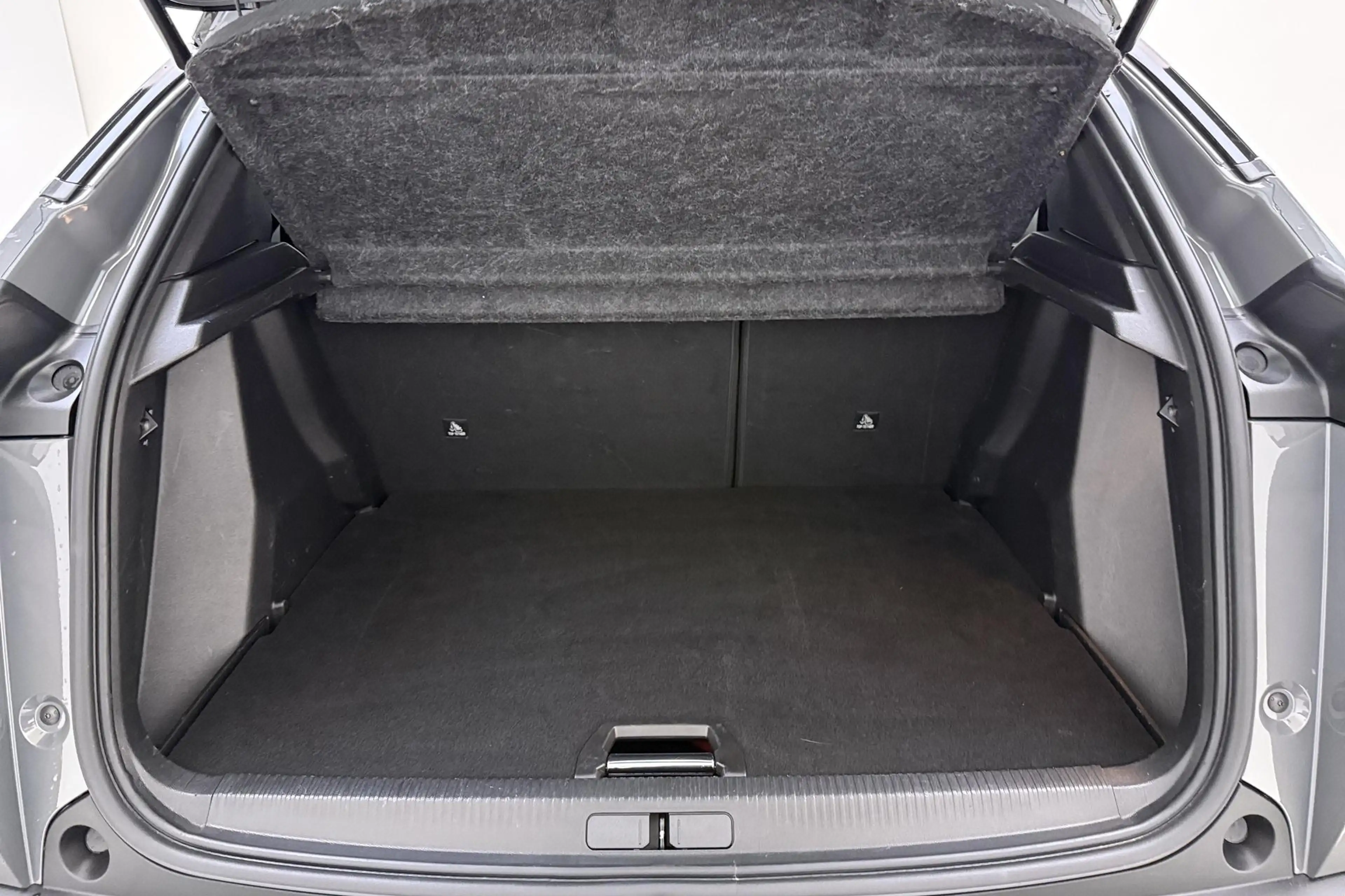 Peugeot e-2008 EV GT 54 kWh | Achteruitrijcamera | Dakrails | Cru — photo 10