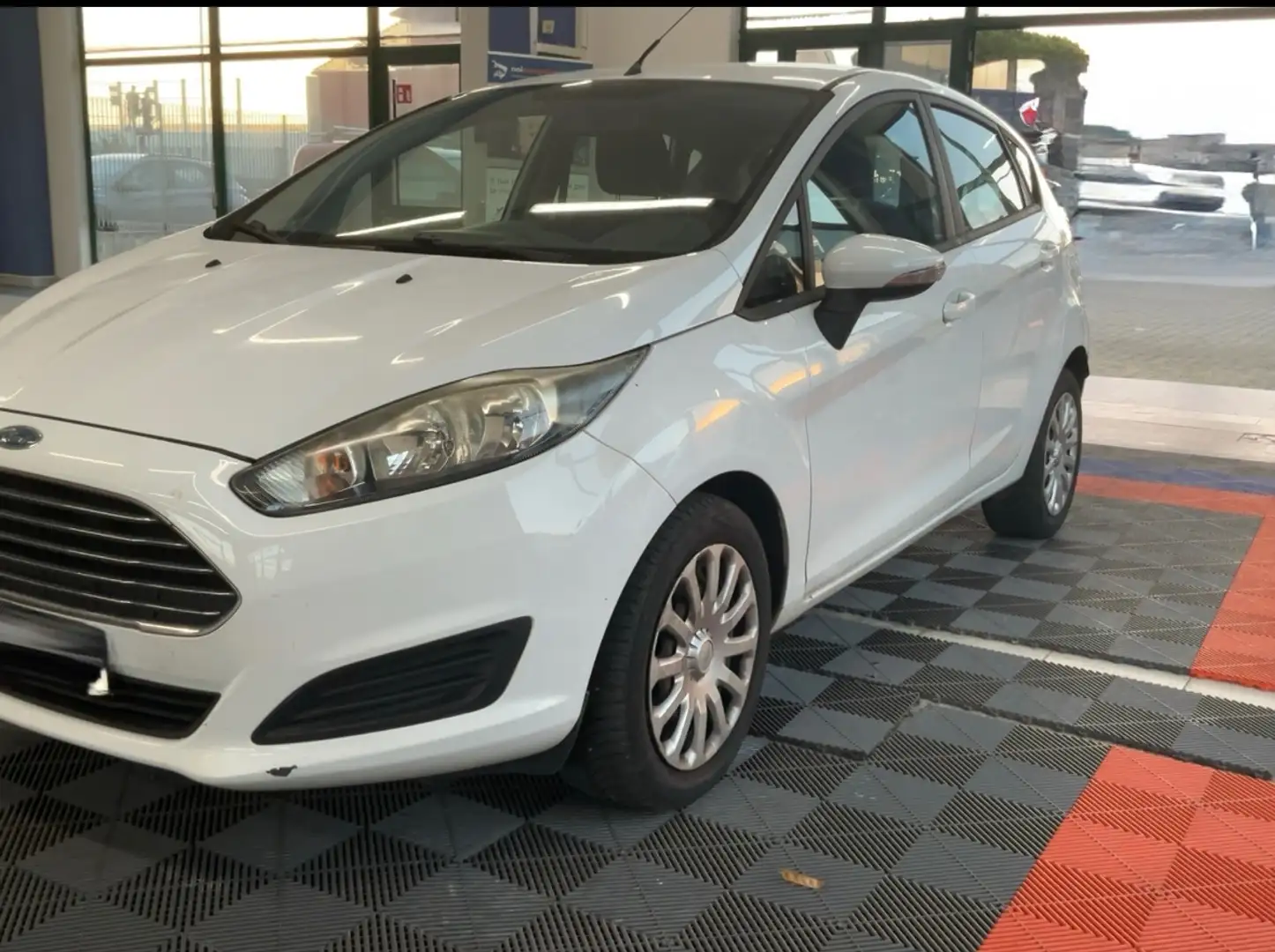 Ford Fiesta Fiesta 5p 1.4 Business Gpl 92cv Blanc - 2
