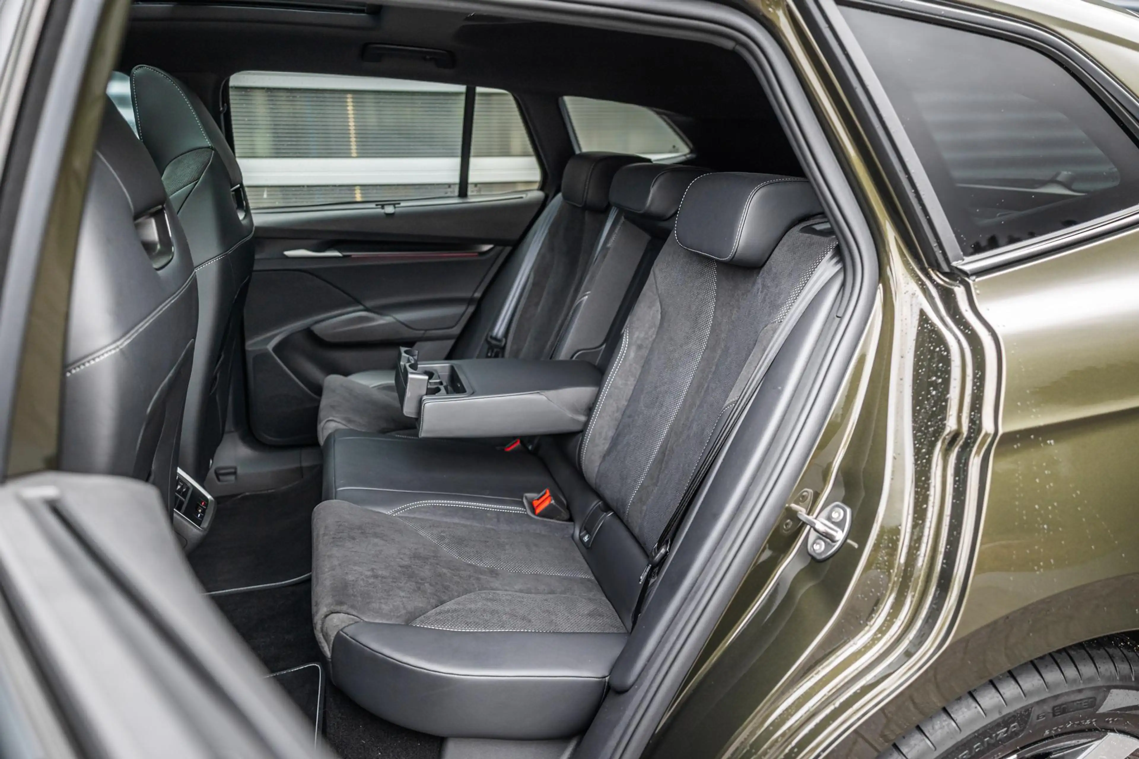 Skoda Enyaq 85 Sportline 286pk | Panoramadak | Stoelverwarming — photo 6