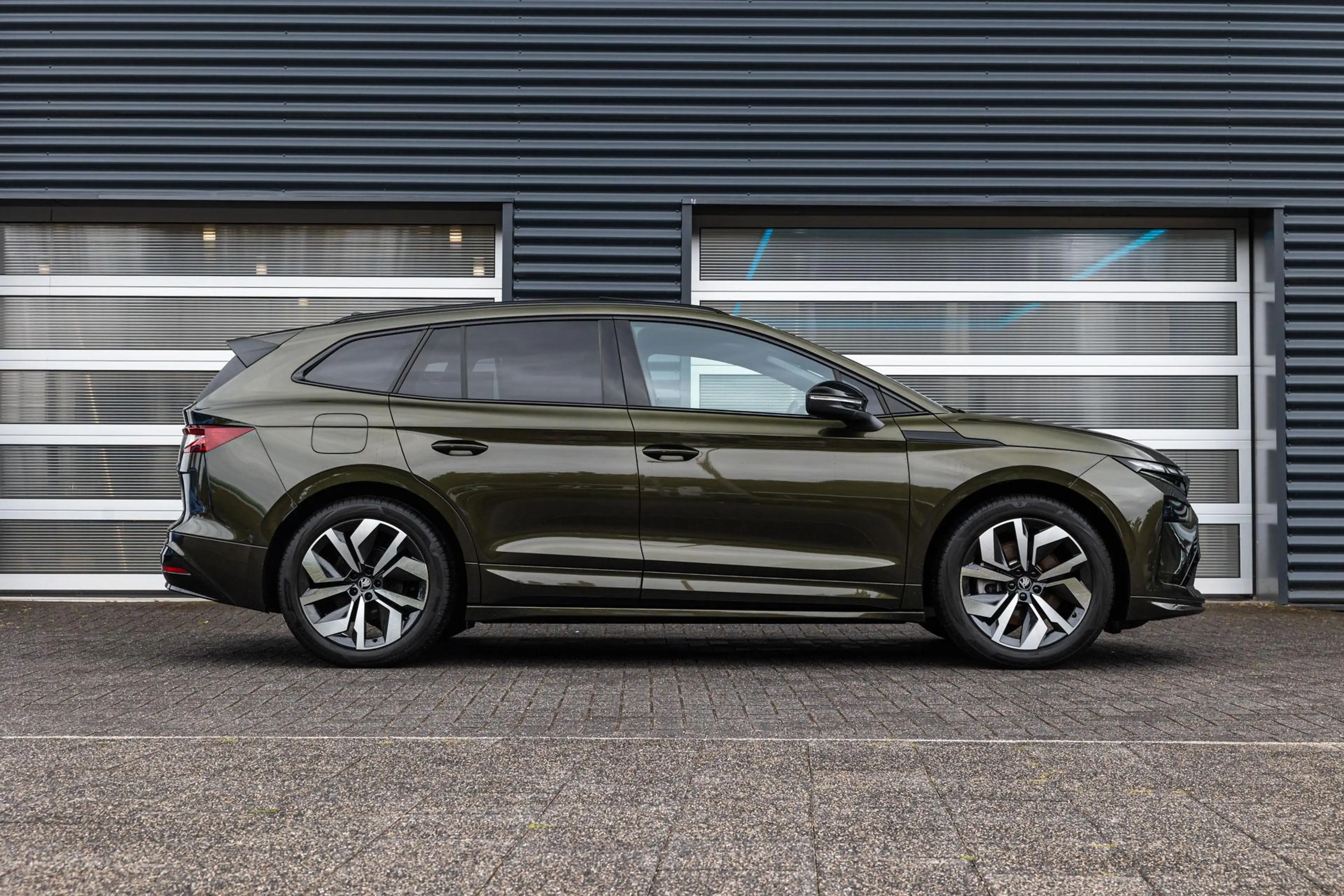 Skoda Enyaq 85 Sportline 286pk | Panoramadak | Stoelverwarming — photo 3