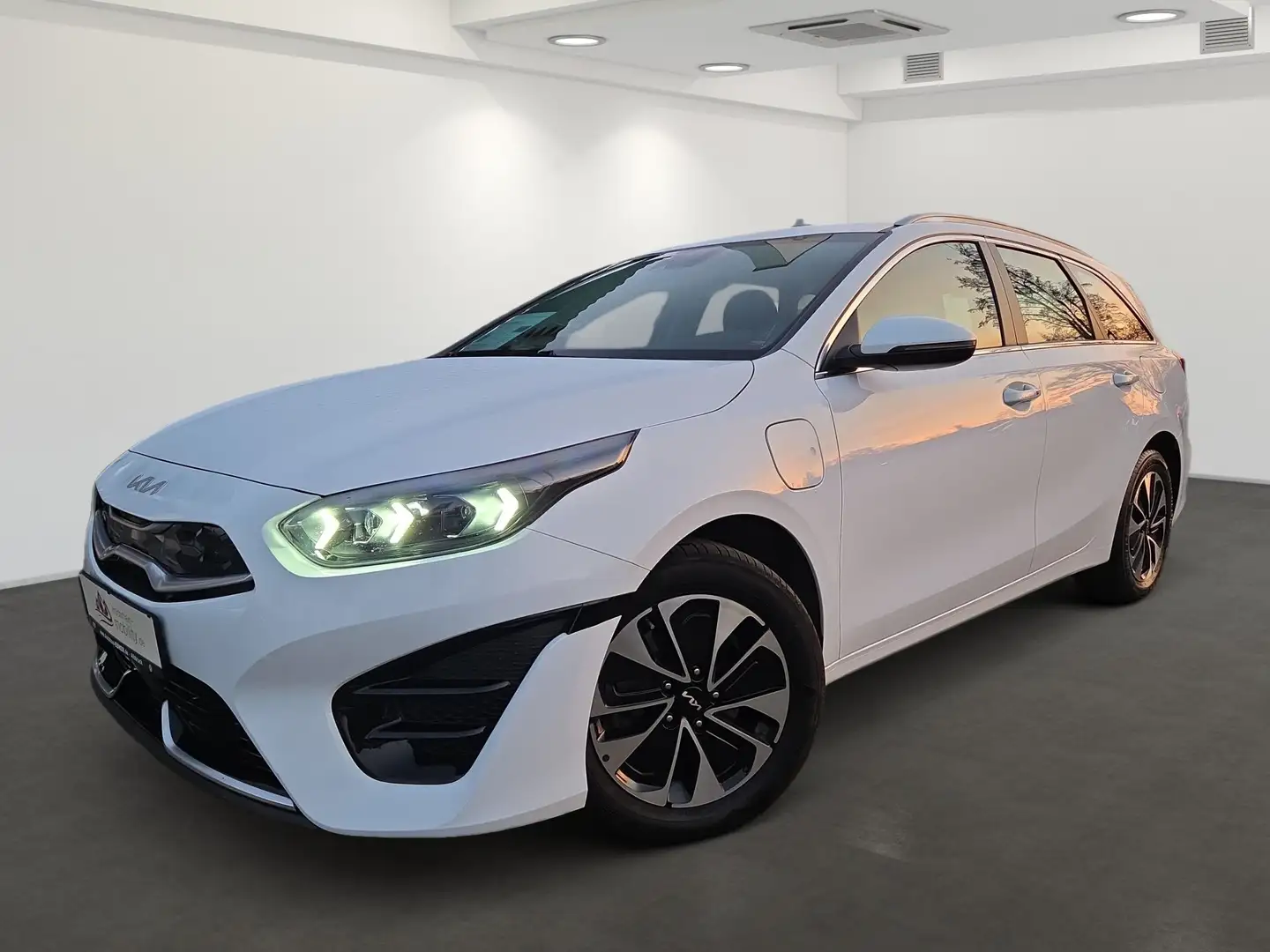Kia Ceed SW / cee'd SW Ceed SW VISION PHEV DCT LED+NAVI-APP+SITZHZG+GRA+ Weiß - 2