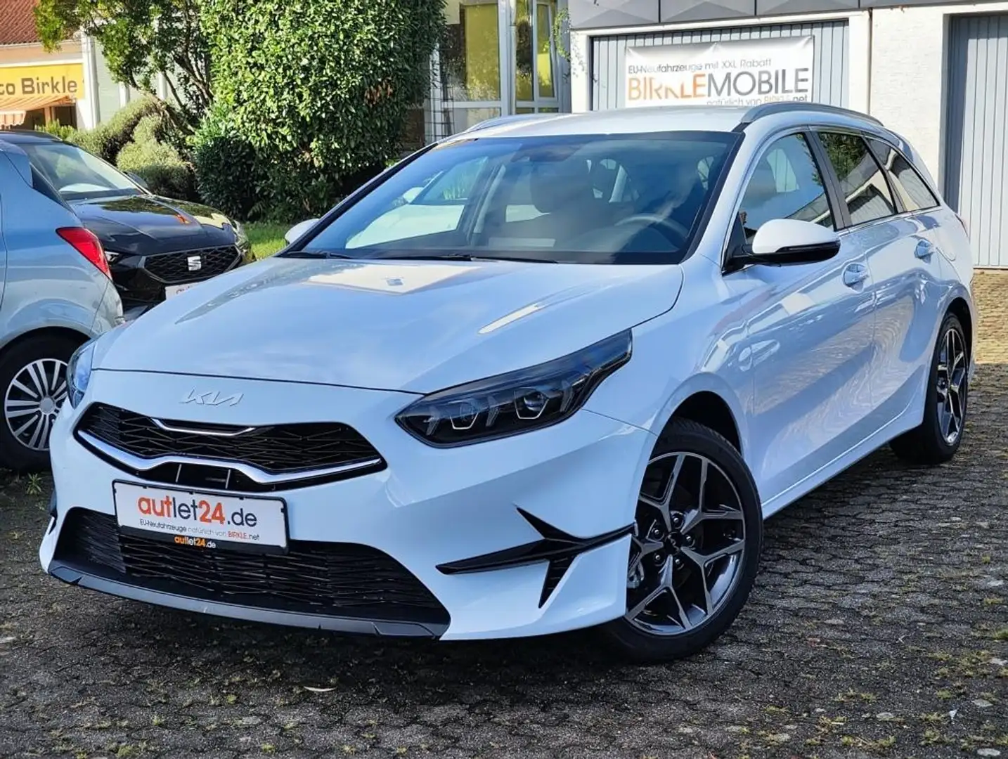 Kia Ceed SW / cee'd SW Ceed Kombi TOP Navi LED PDC vo+hi Kamera Smartkey Weiß - 1