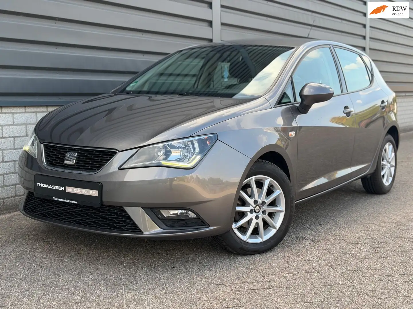 SEAT Ibiza 1.2 TSI Style Business Groot navi, Cruise, Led, PD Gris - 1