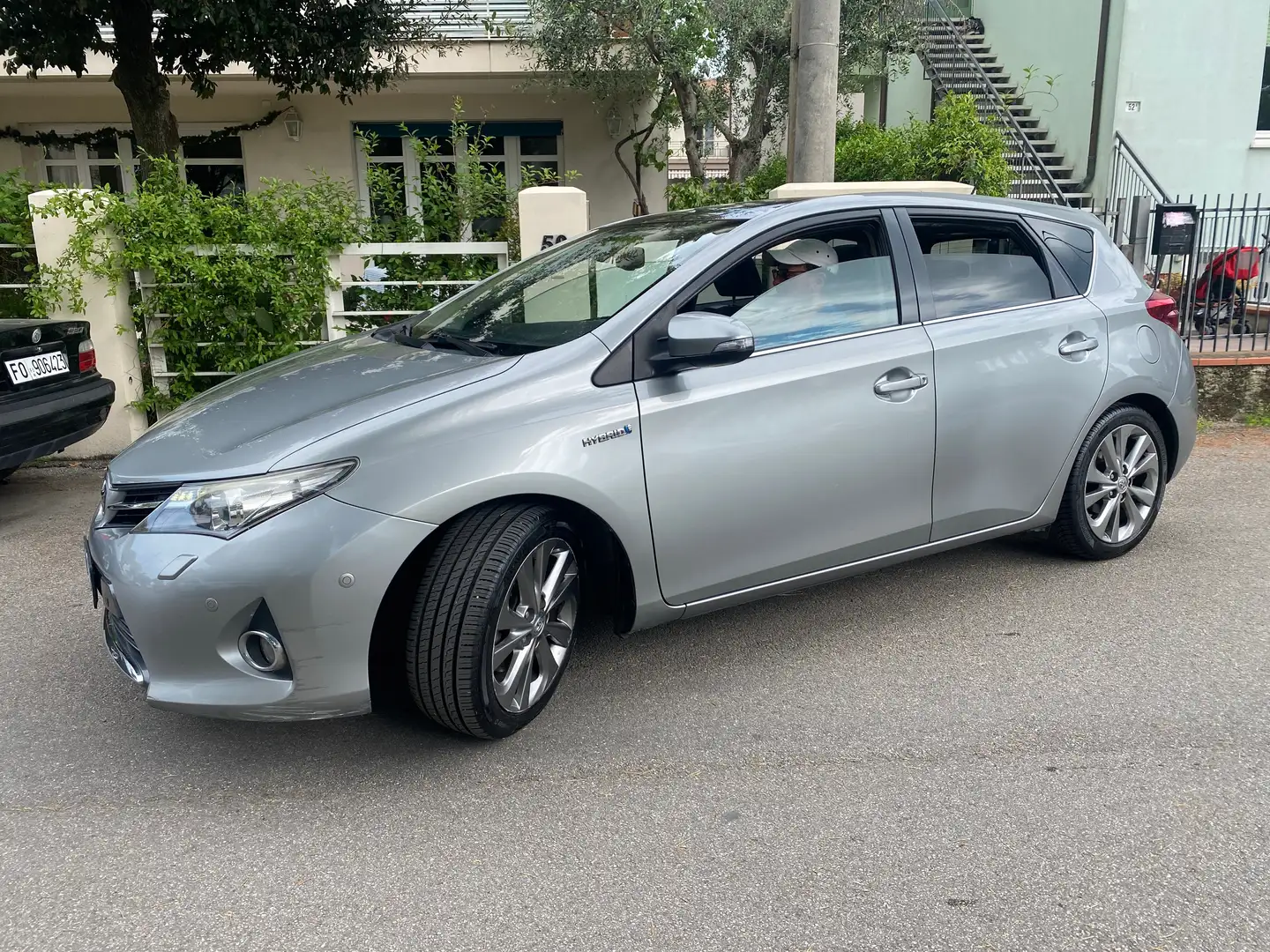Toyota Auris Auris 5p 1.8 hsd Lounge Argento - 2